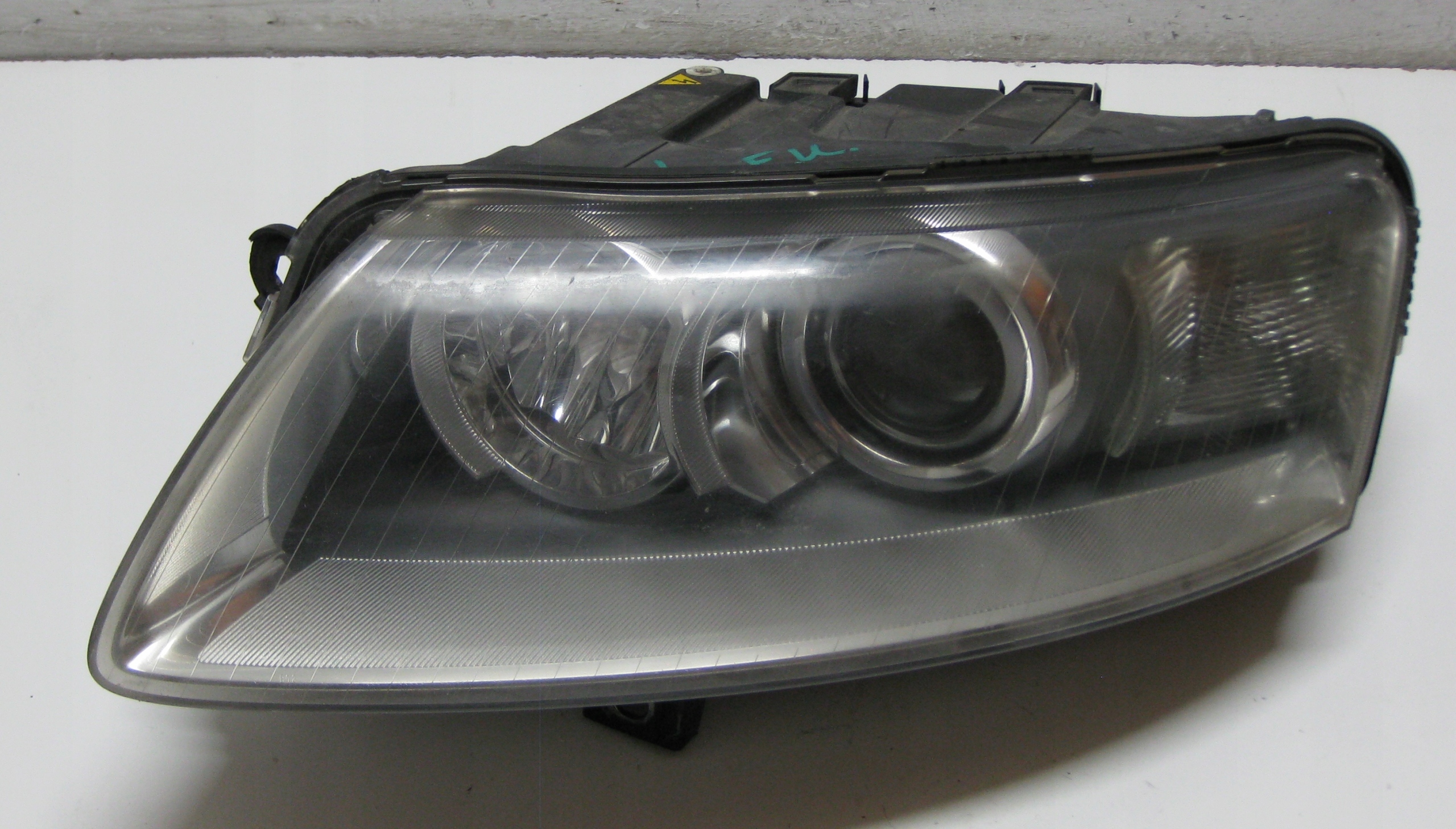 AUDI A6 C6 2.7 TDI 07R Licht links vorne XENON