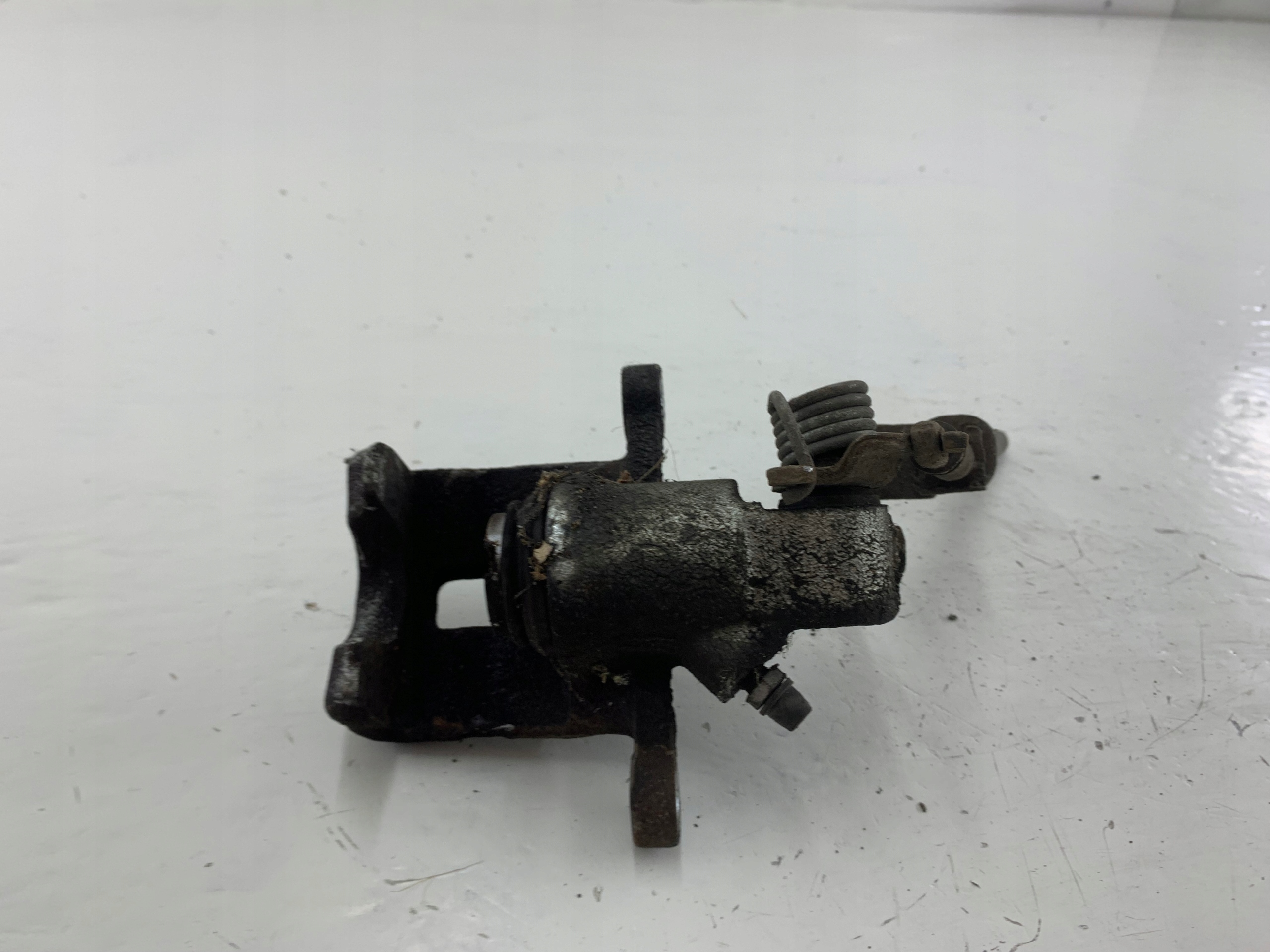HYUNDAI i10 caliper brake right rear part