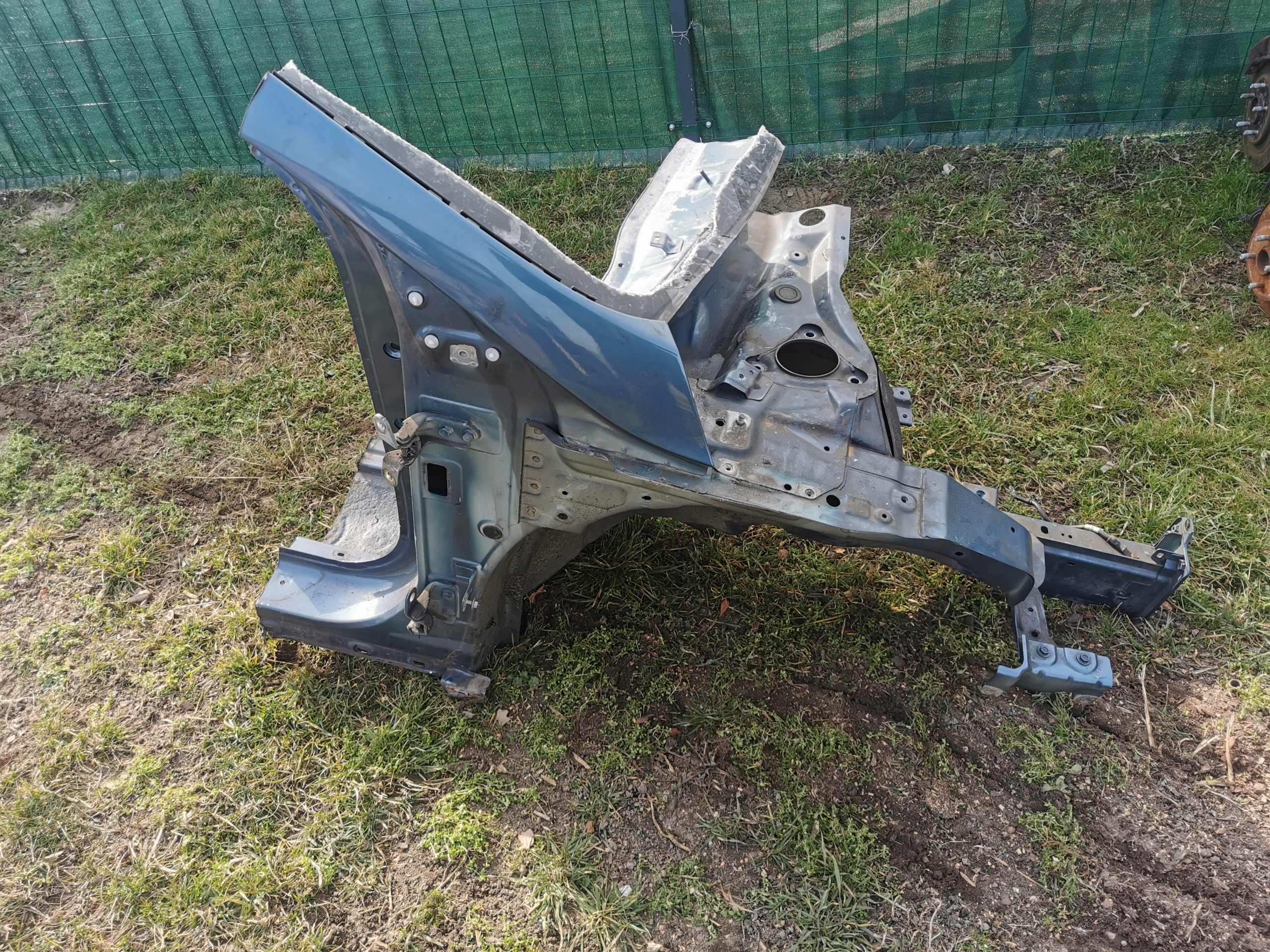 HYUNDAI I40 ЧЕТВЕРТИНА ЛОНЖЕРОН ПРАВА ФАРТУХ Yu6