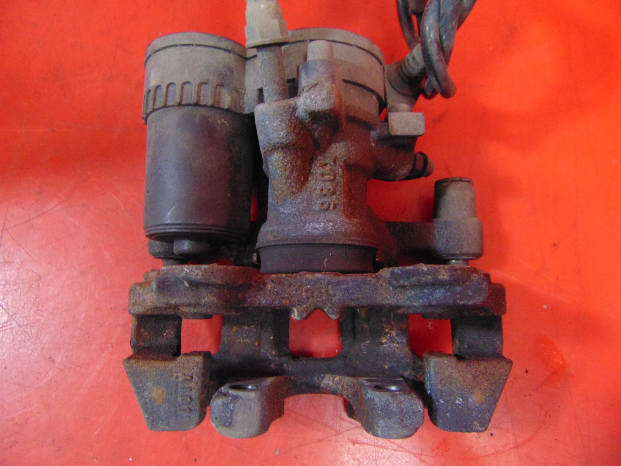 BMW 2 F46 F45 caliper electrical left rear part JARZMO