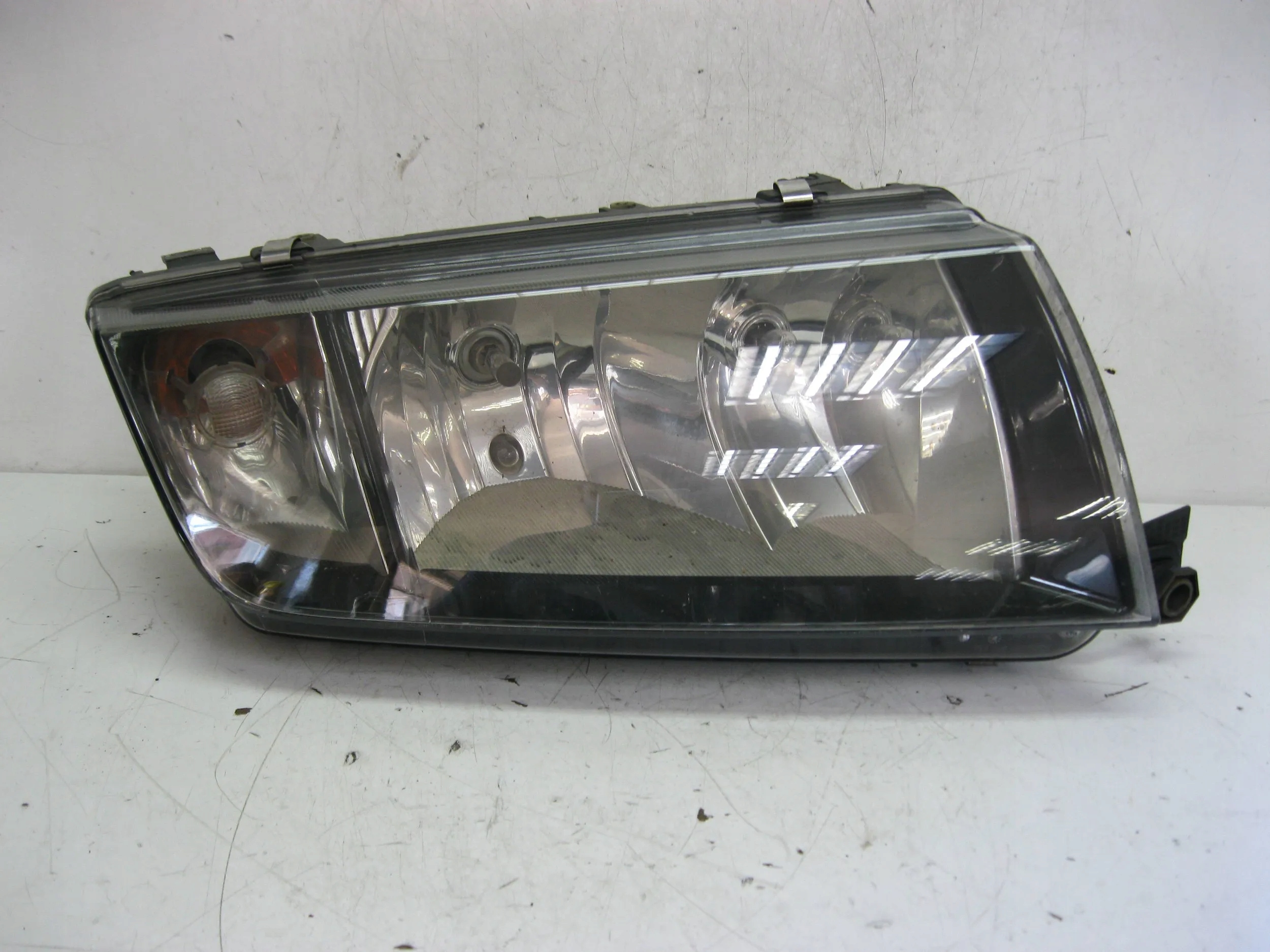 light front right Skoda Fabia and