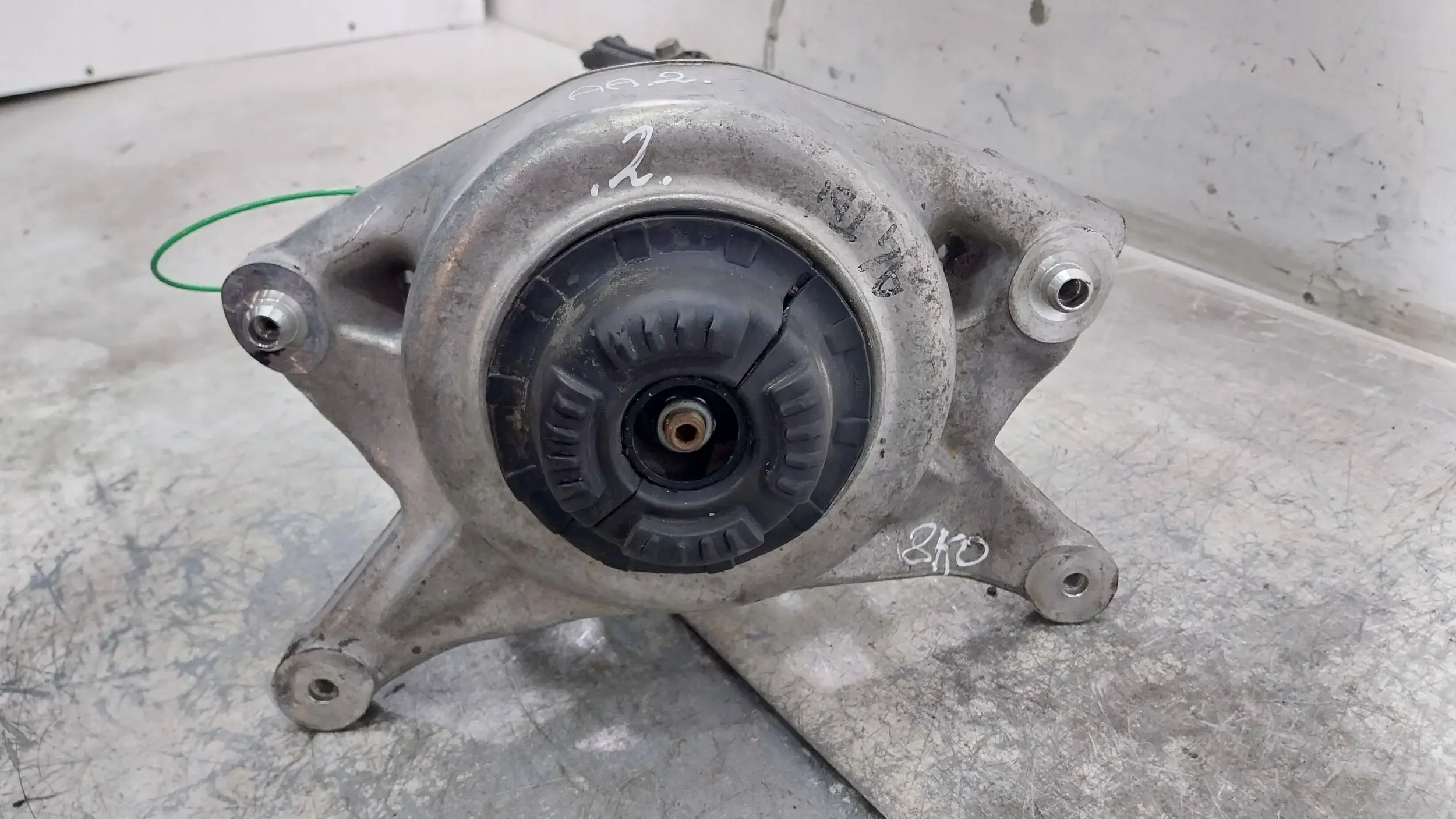 shock absorber front right 8K0413031CH AUDI A4 B8 A5 Q5