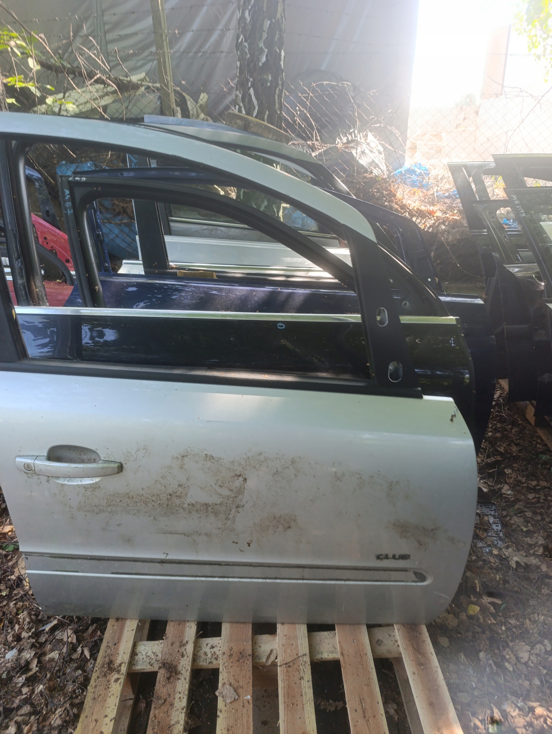 door right front front right OPEL ZAFIRA B Z157