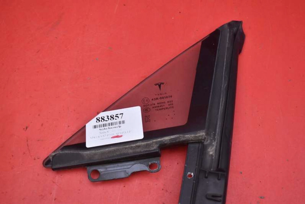 window side left front MALA TROJKAT 43R-001074 TESLA MODEL S 16-21