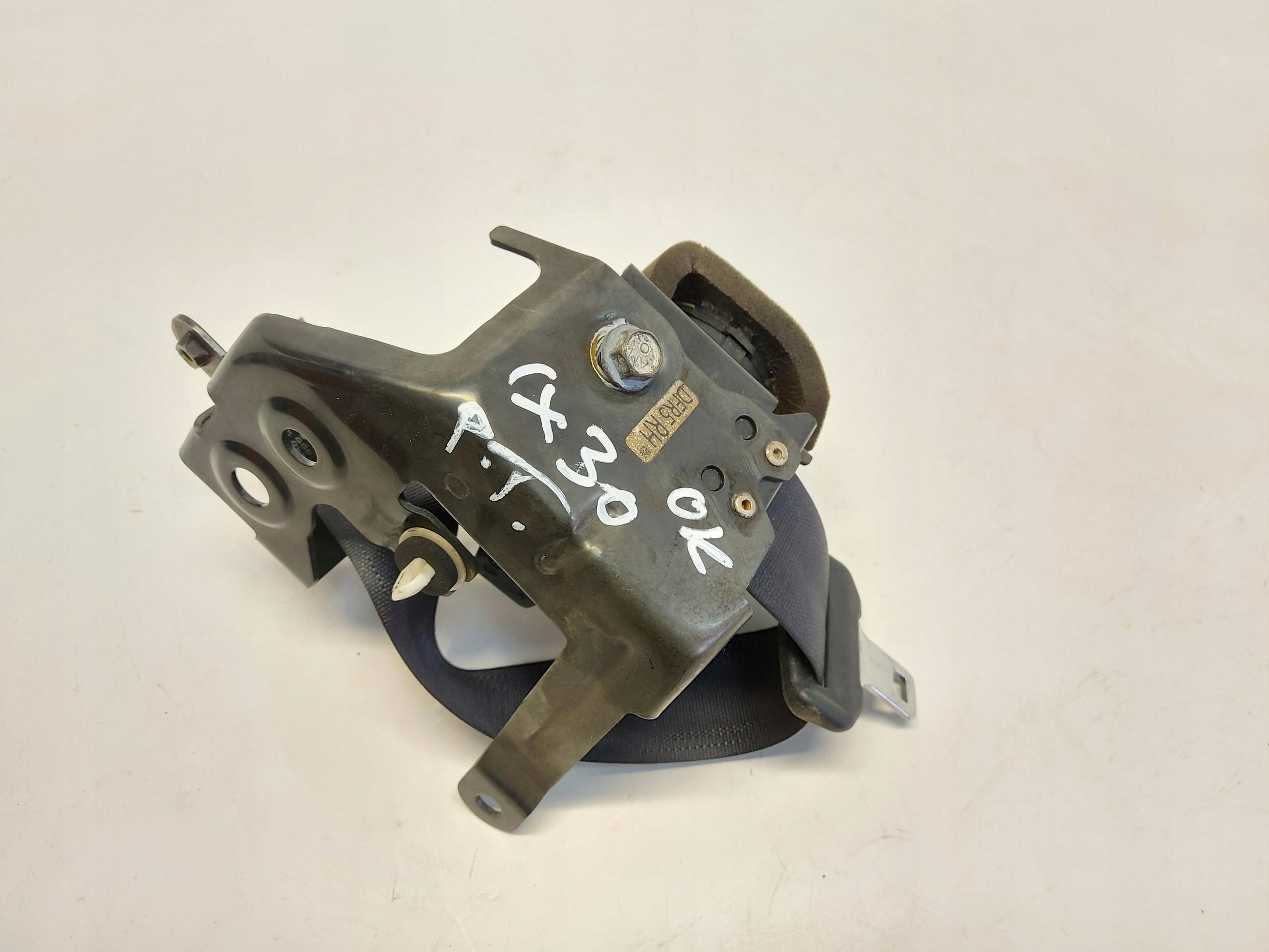 Mazda CX30 2022r tension belt safety front right DFR5RH