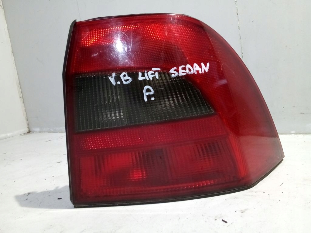 Opel Vectra B lift sedan light right rear part rear