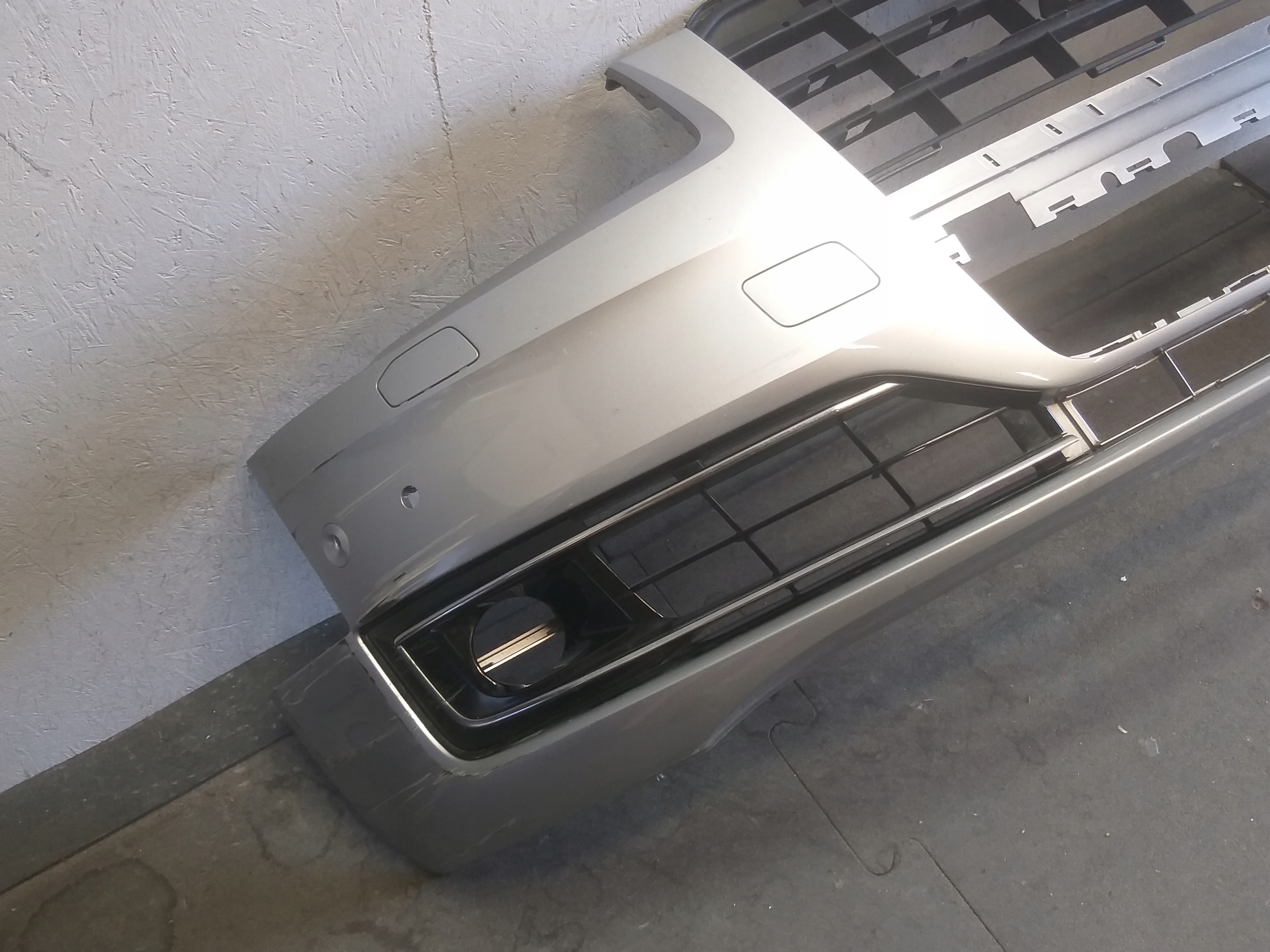 nárazník předek AUDI A8 D4 LIFT
