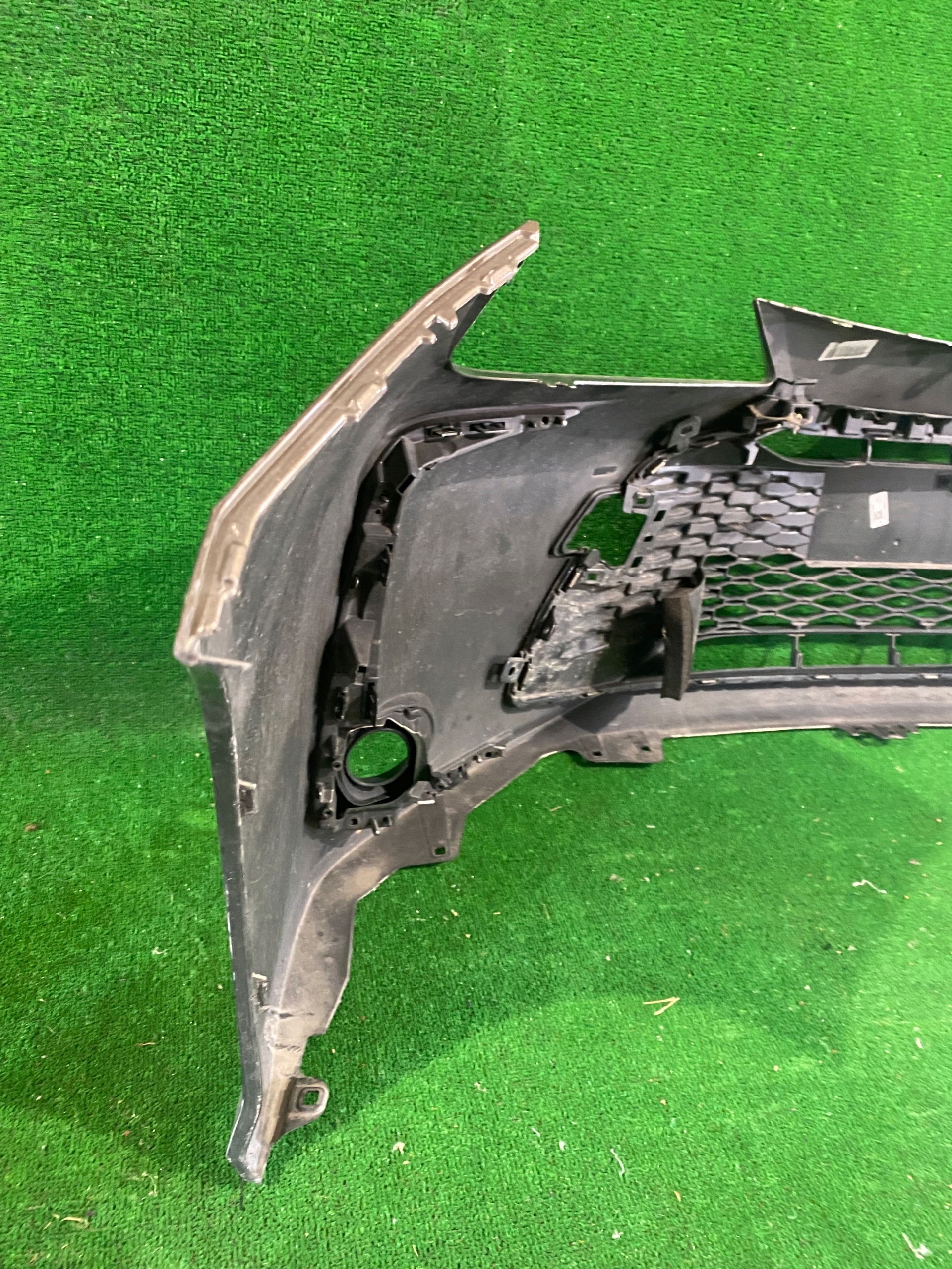 front bumper front TOYOTA COROLLA E21 sedan LIFT without PDC