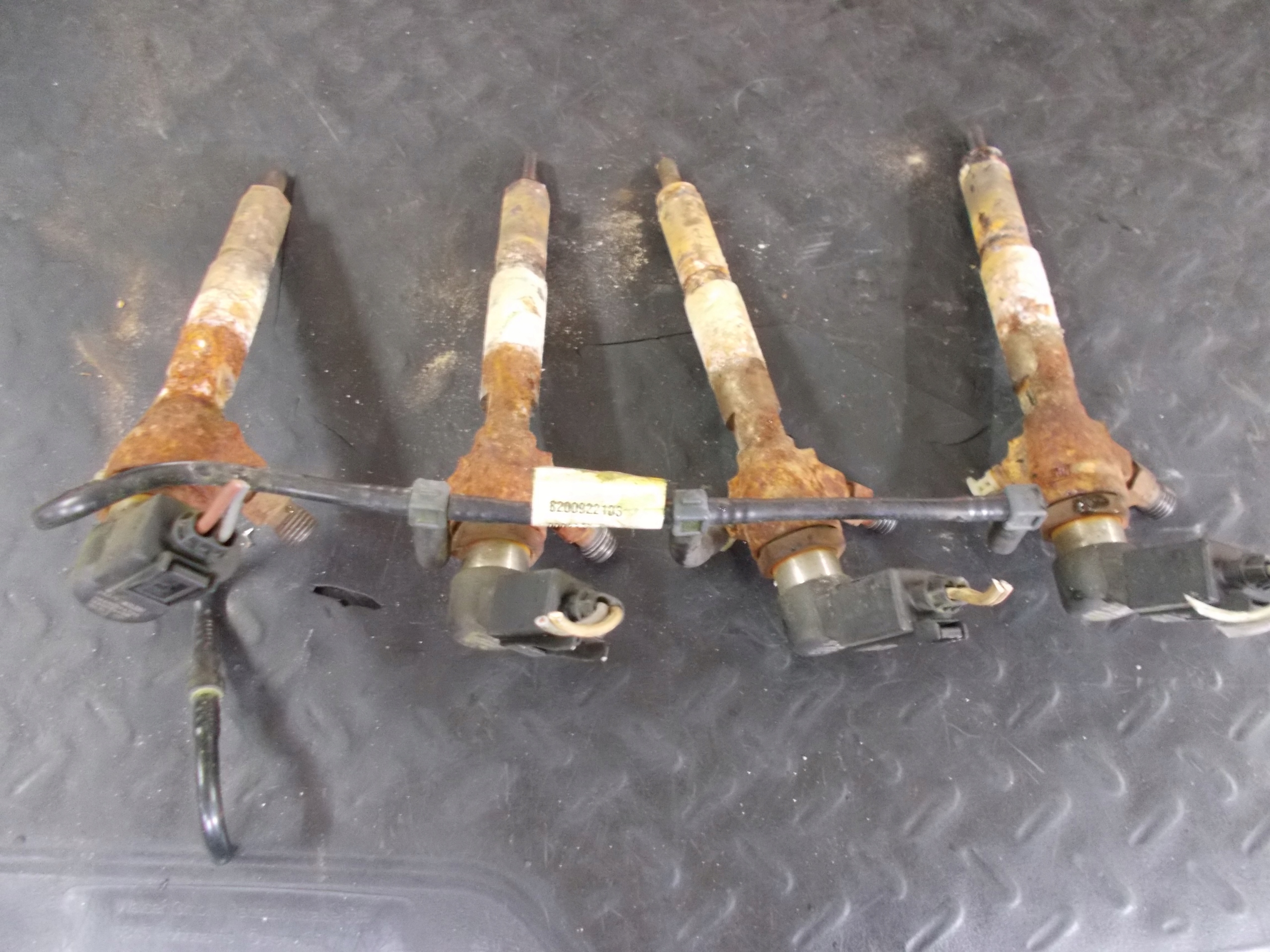 8200294789 - ИНЖЕКТОРЫ RENAULT CLIO II 1.5 DCI