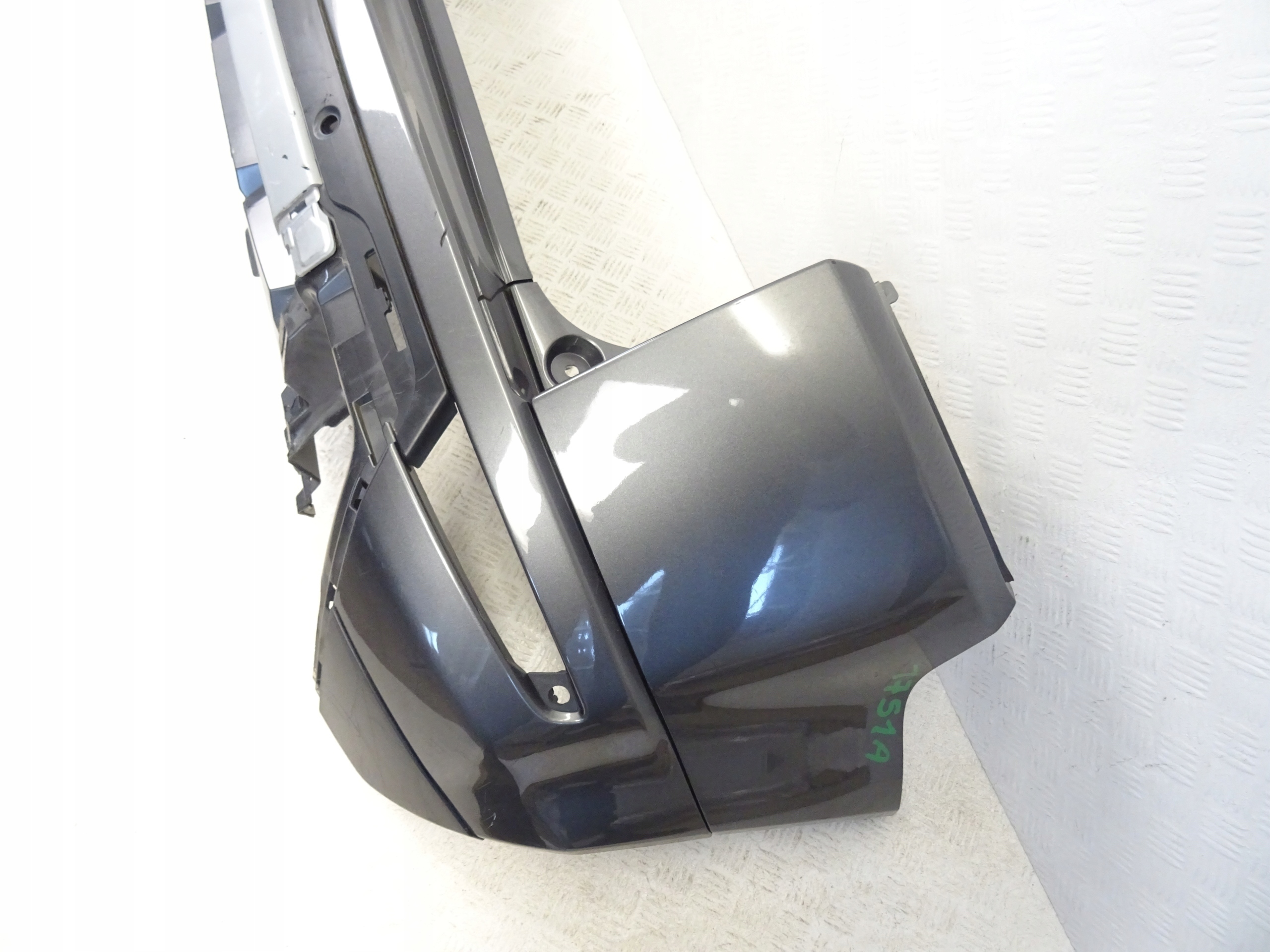 Range Rover EVOQUE and bumper rear part rear