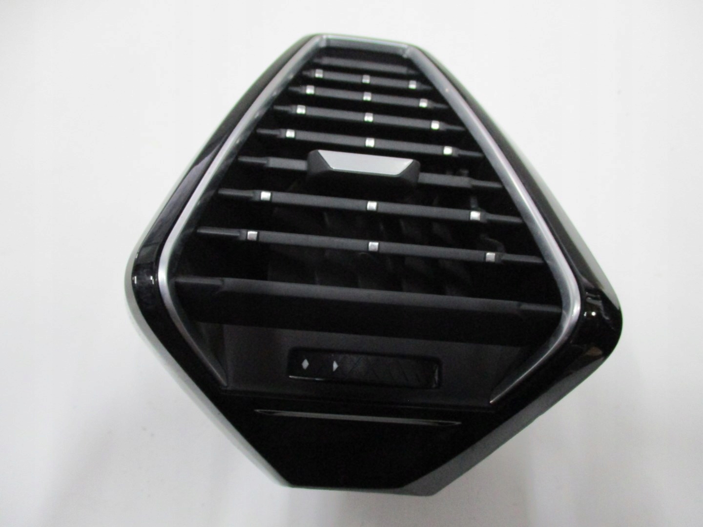 grid blower fan intake CITROEN DS7 98161422 right