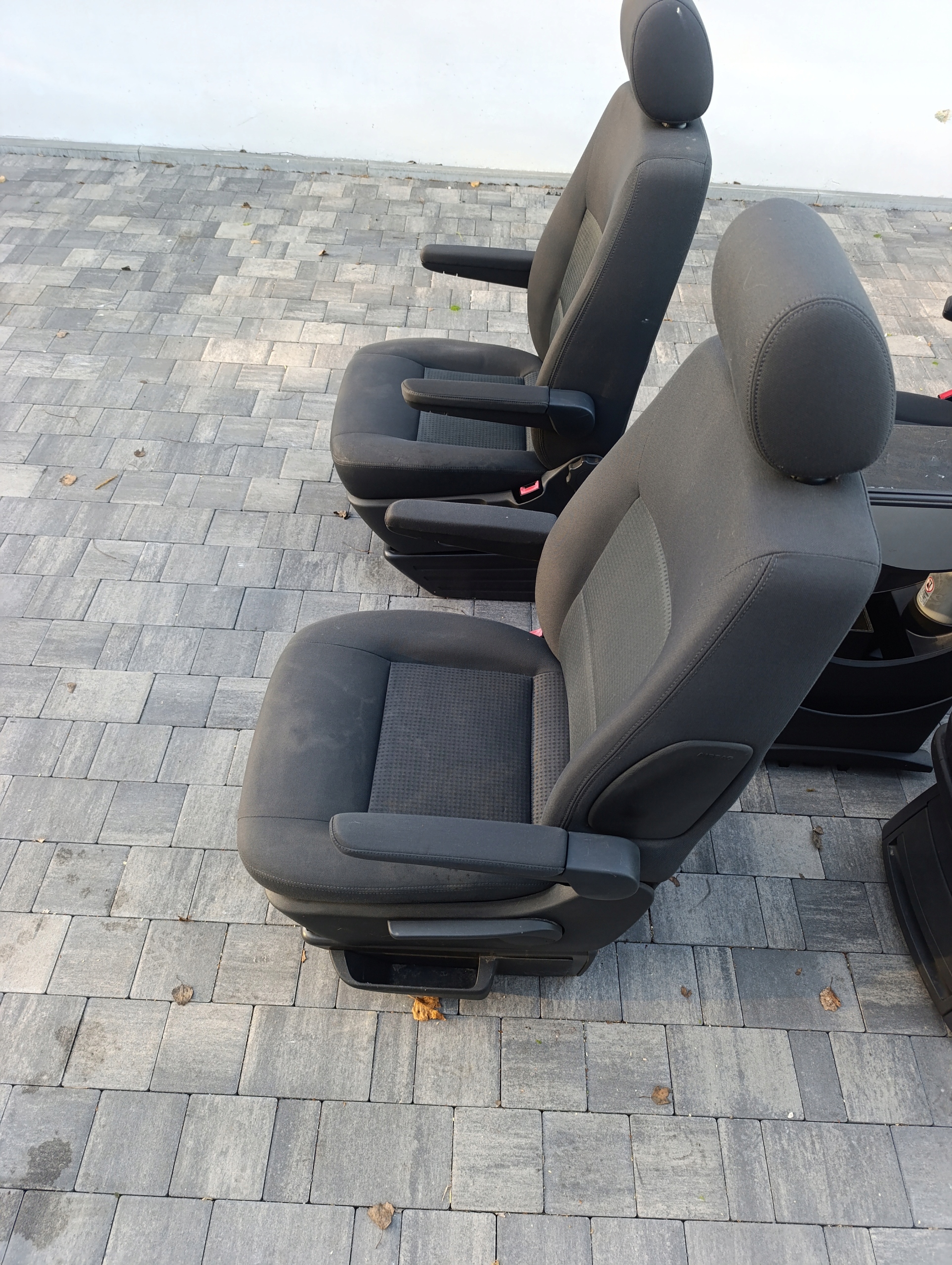 VW T5 T6 MULTIVAN seats front front Z PODLOKIETNIKAMI ANTRACYT