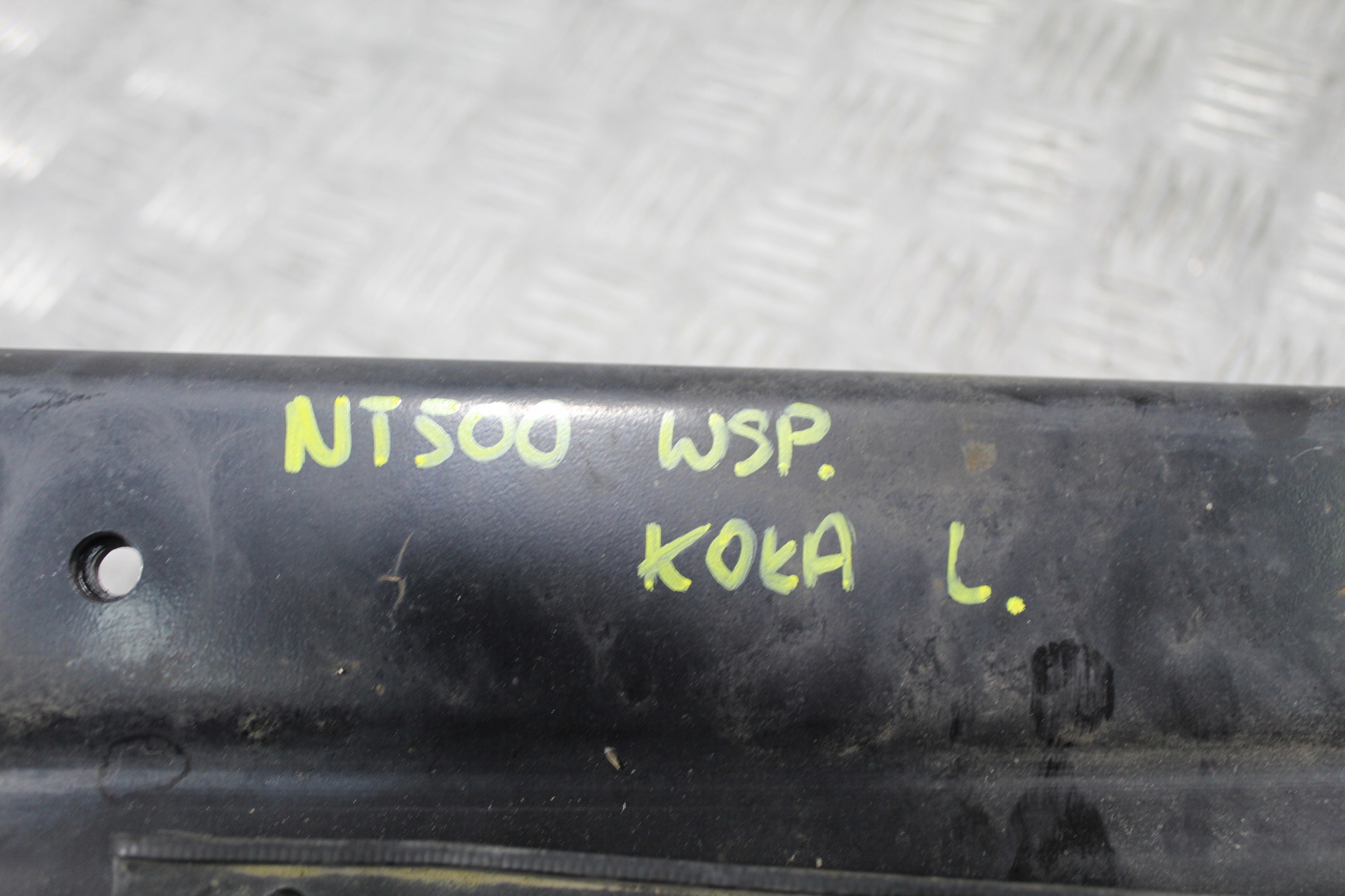 console wheels left NISSAN NT500 63149LC40A