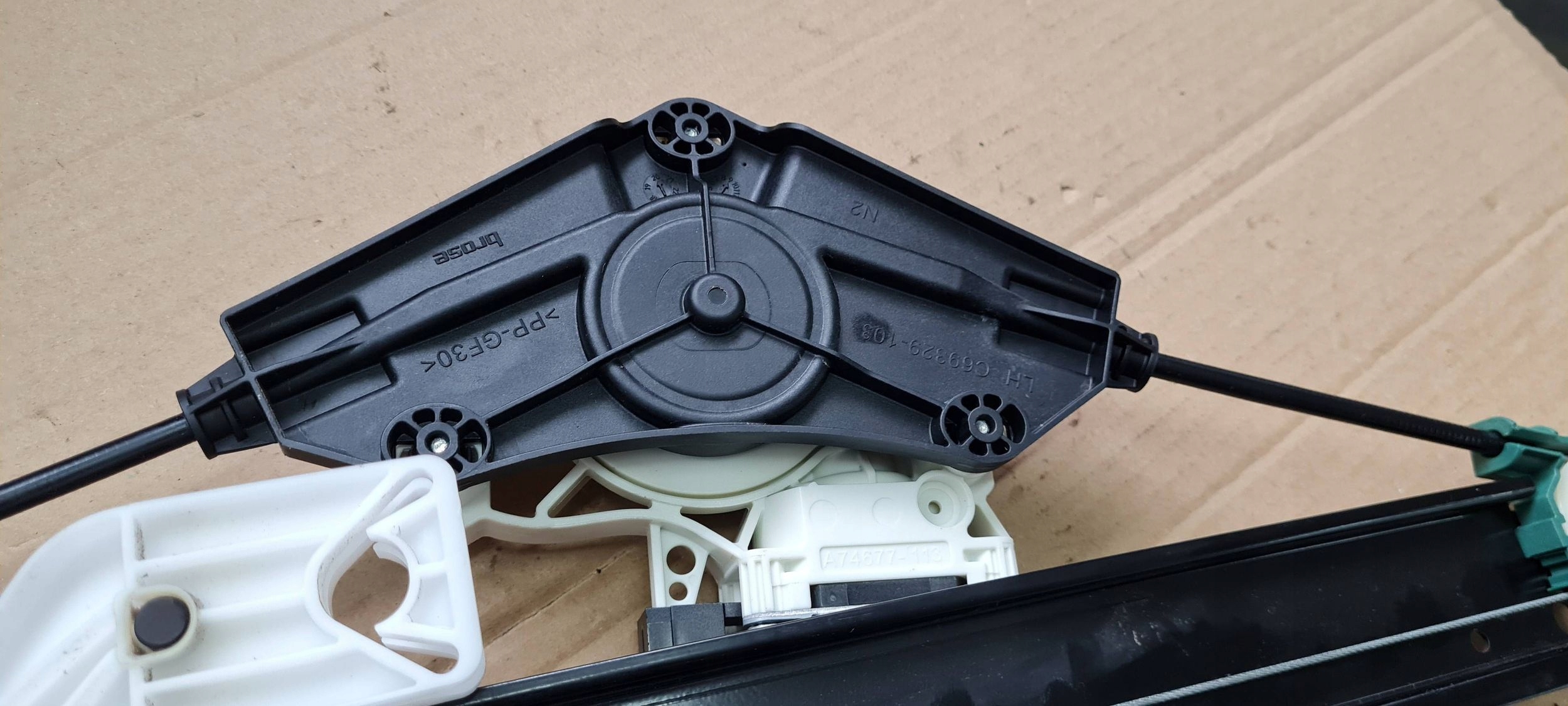 A6 C8 4K mechanism lift door windows left rear part 4K0839461