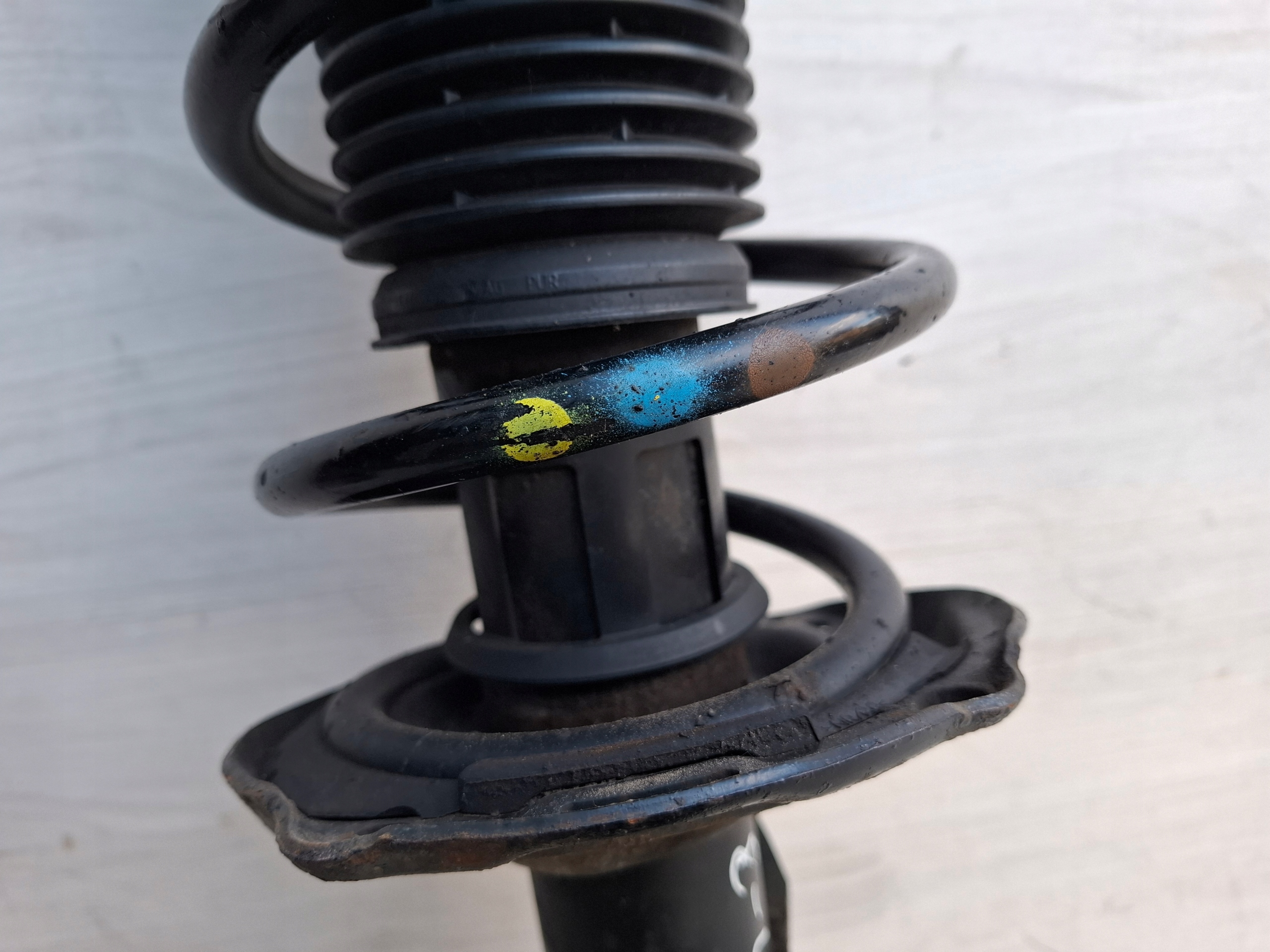 VW PASSAT B8 18r swing front right shock absorber 5Q0407258C