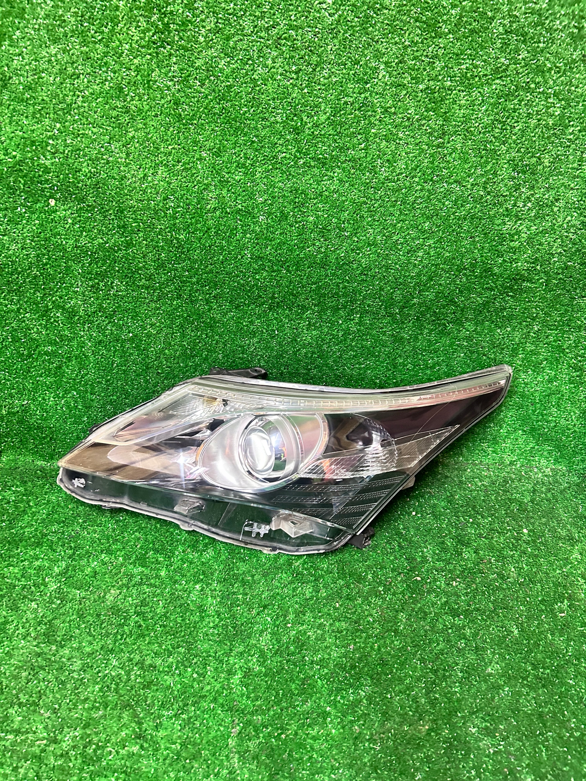 REFLEKTOR left TOYOTA AVENSIS T27 LIFT