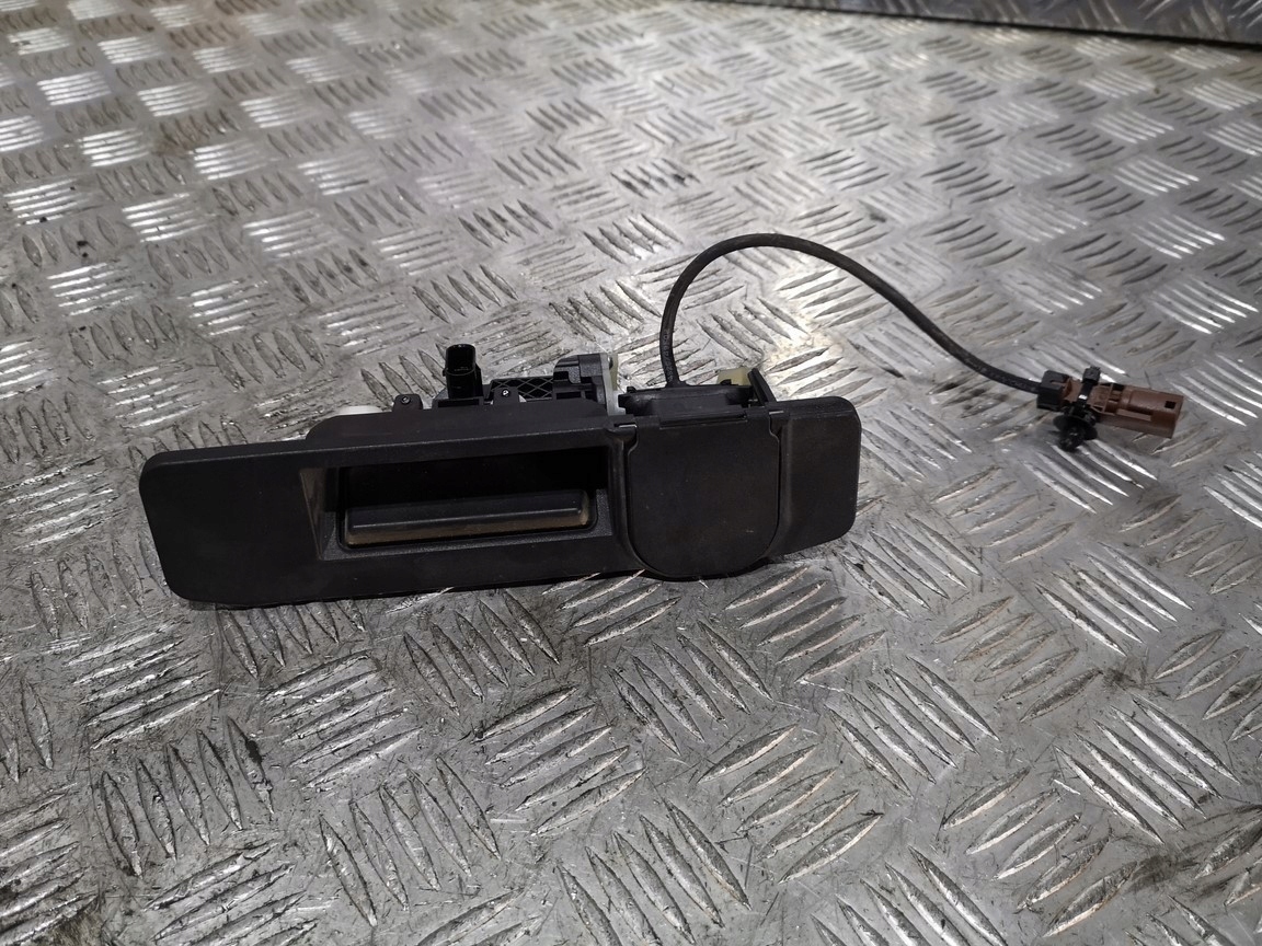 Камера заднего вида дверная ручка A1667500693 W156 W166