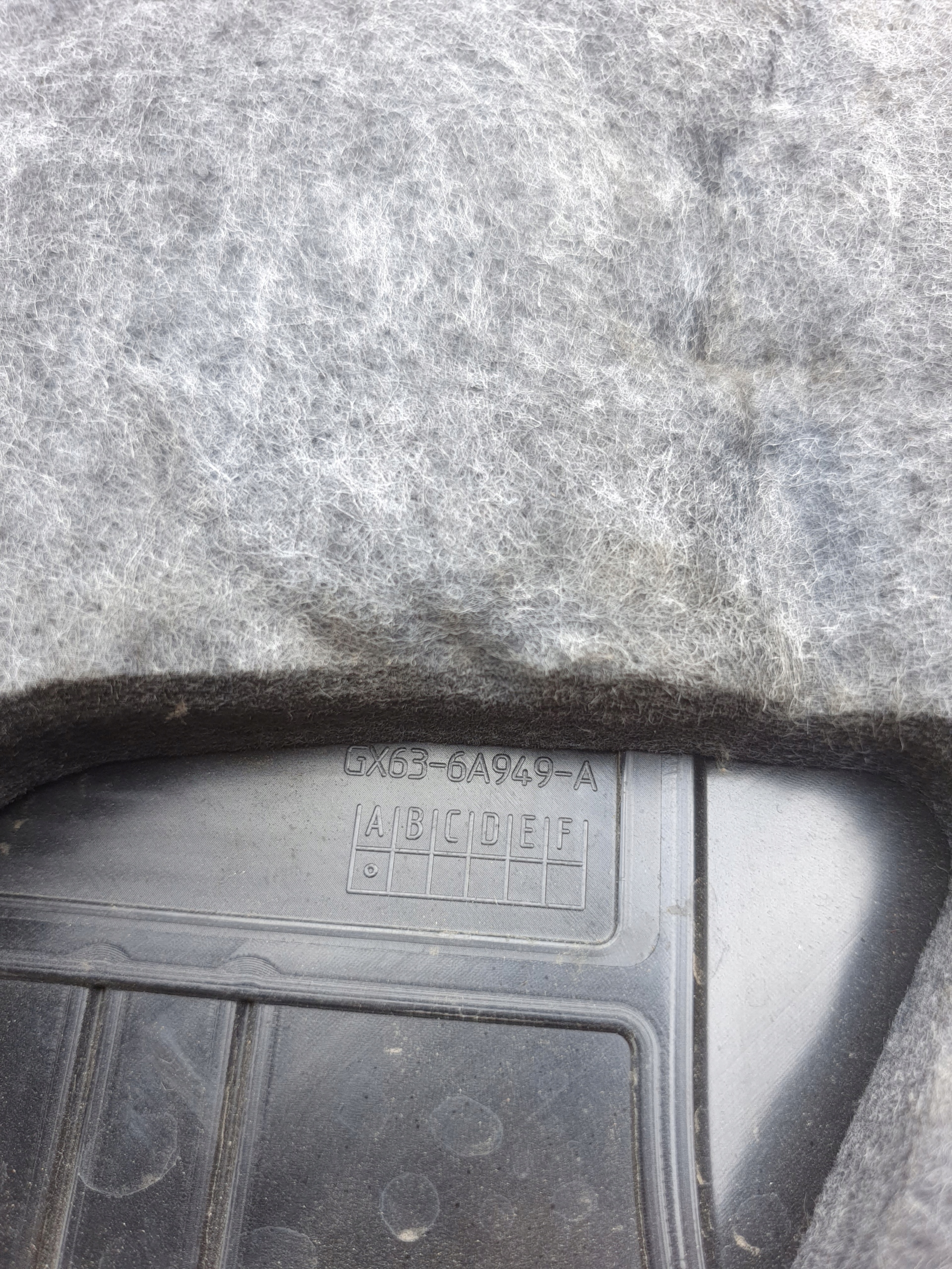 jaguar F PACE крышка Двигателя GX63-6A949-A 3.0d