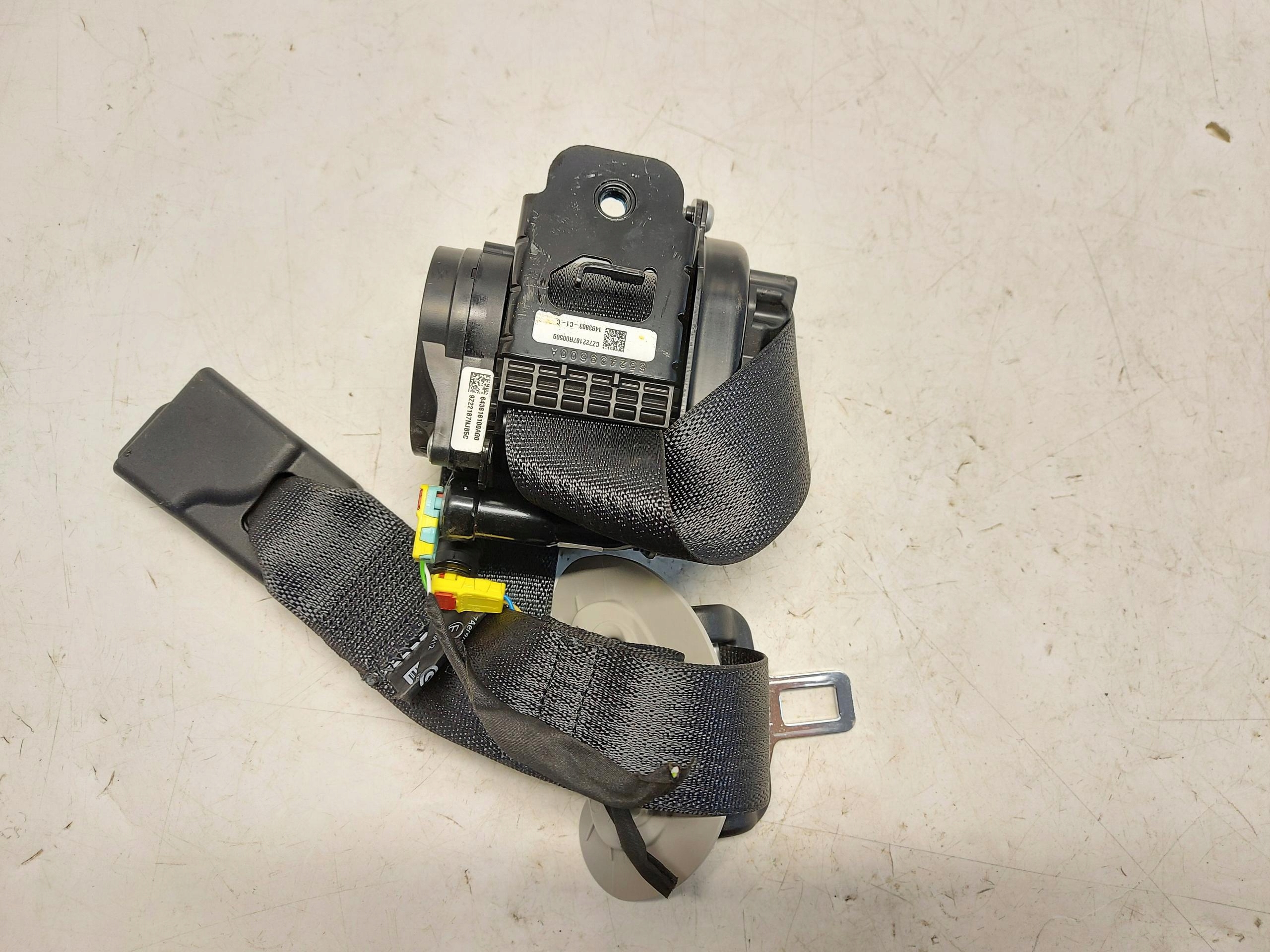 TESLA MODEL Y 2022r, tension belt safety right front 1493802-C1-C