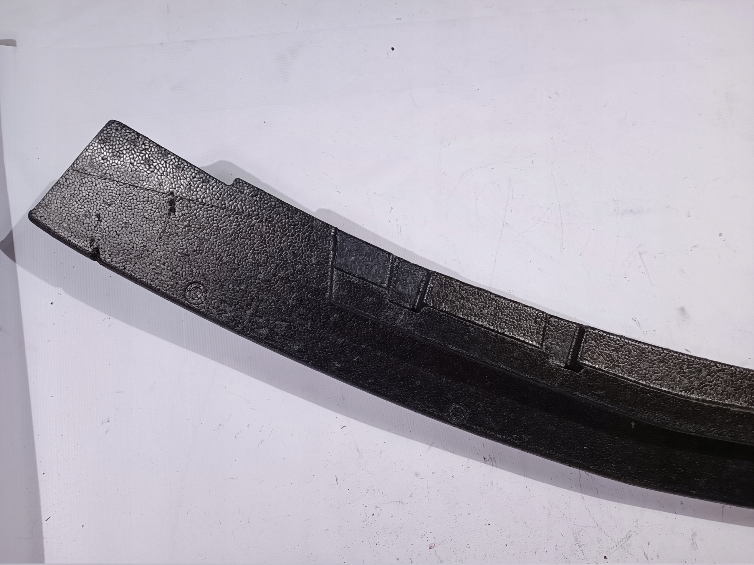 Absorber nárazníku předek Dodge Challenger 2015