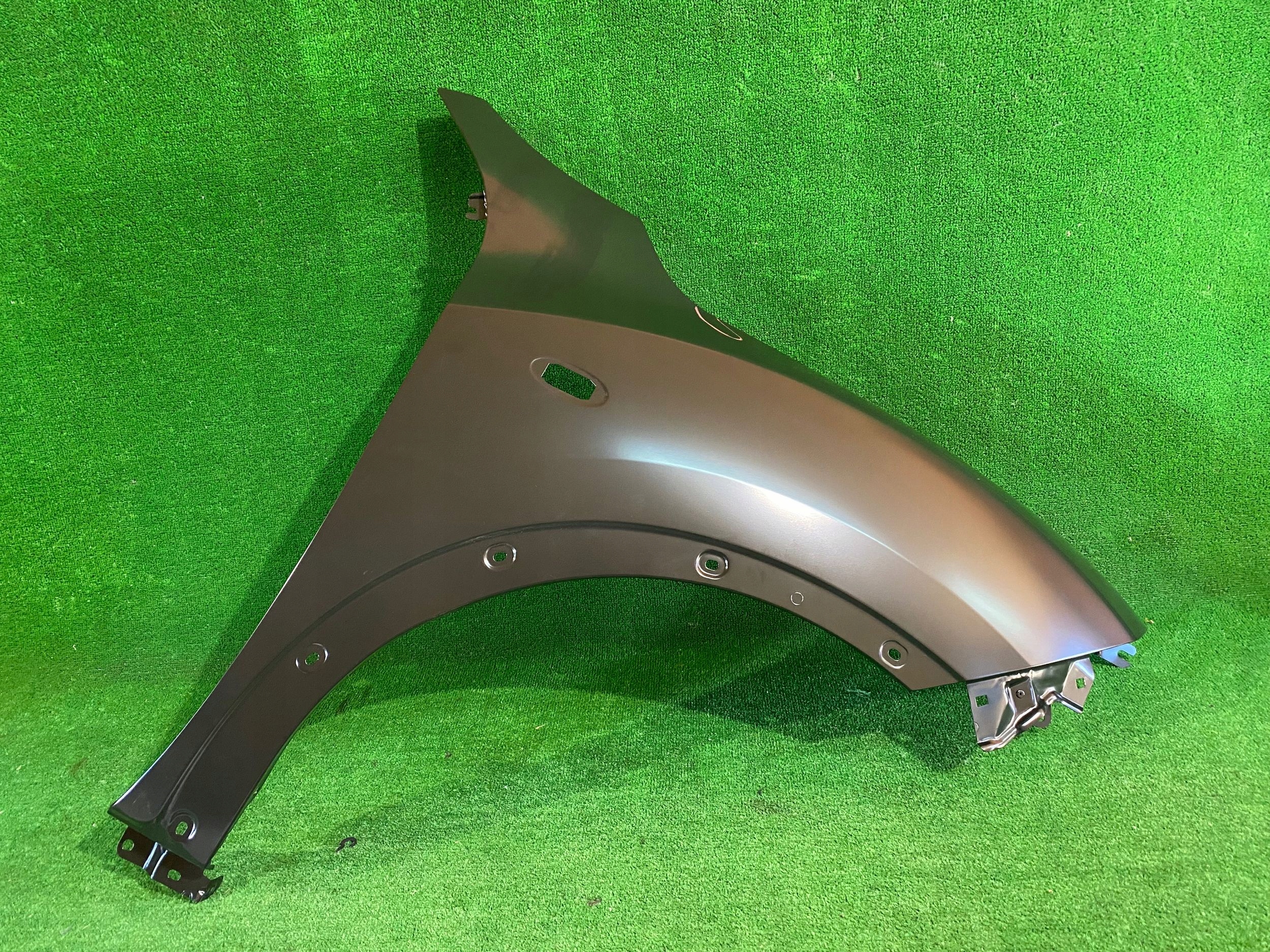 fender front right front NISSAN JUKE and F15 NR.266