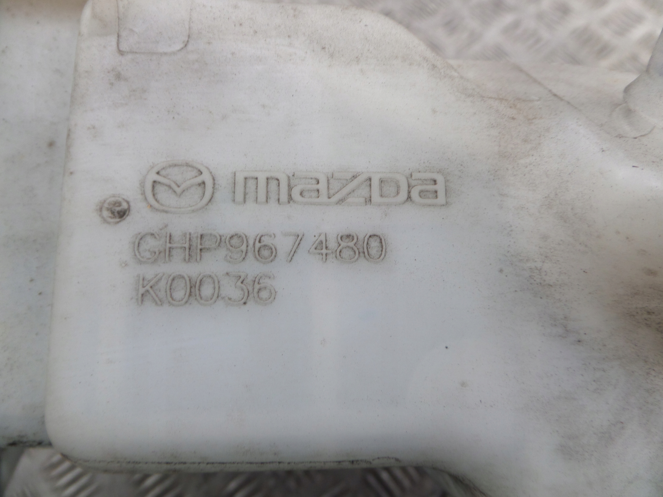 MAZDA GJ nadrzka ostrekovacov GHP967480