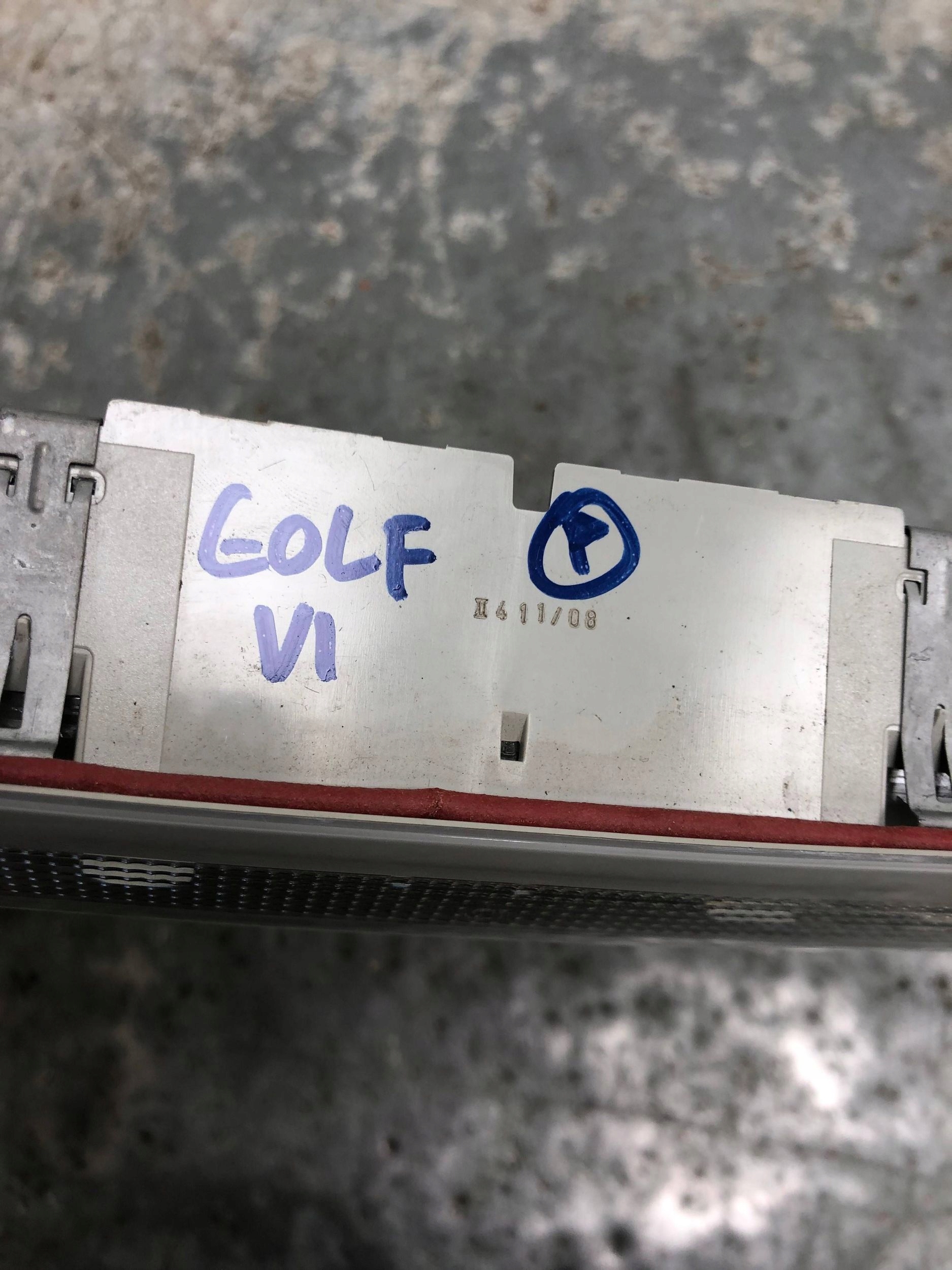 TRZECIE light STOP VW GOLF VI 1K6945097A