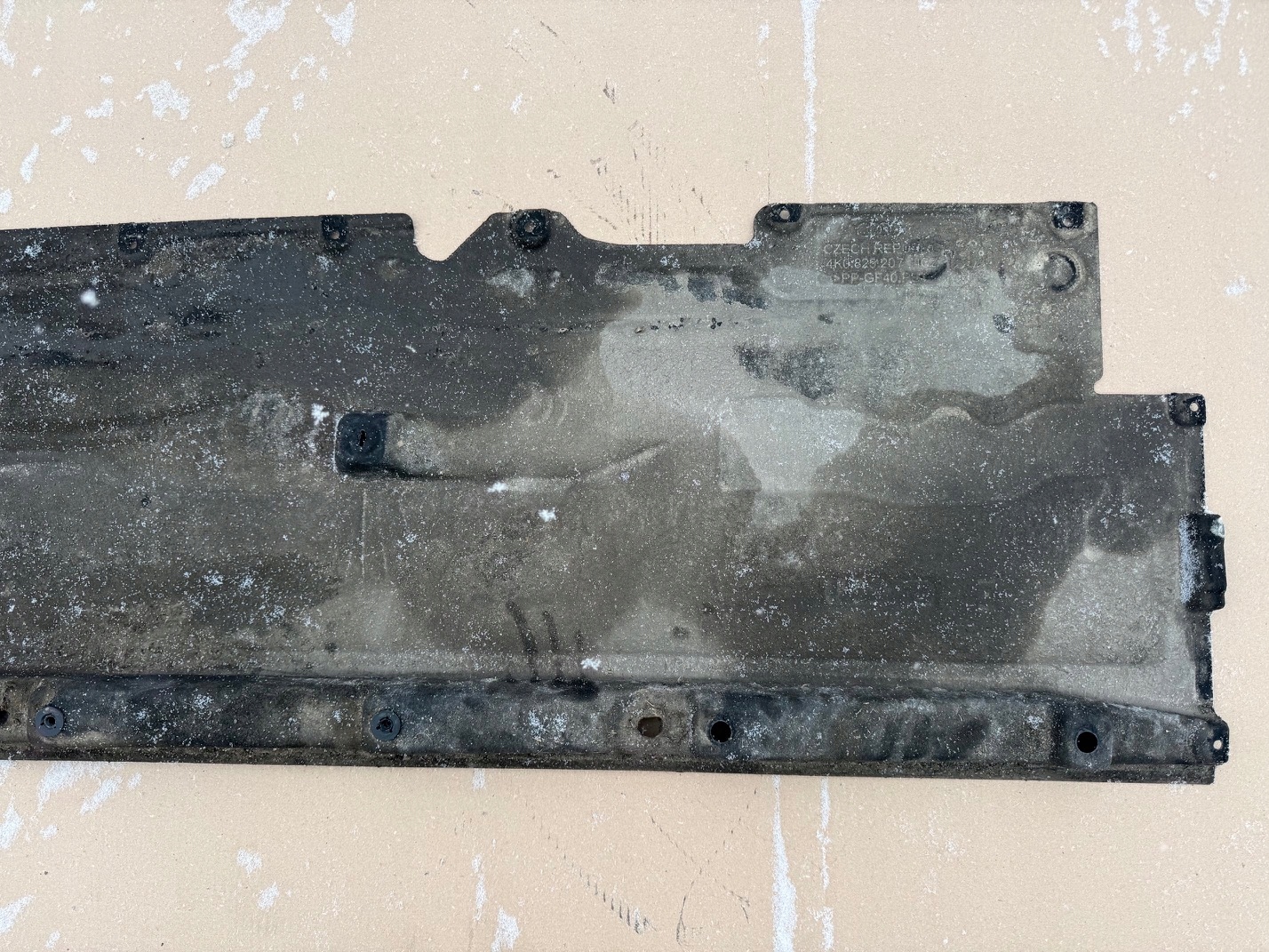 AUDI A6 C8 cover cover chassis left 4K0825207H