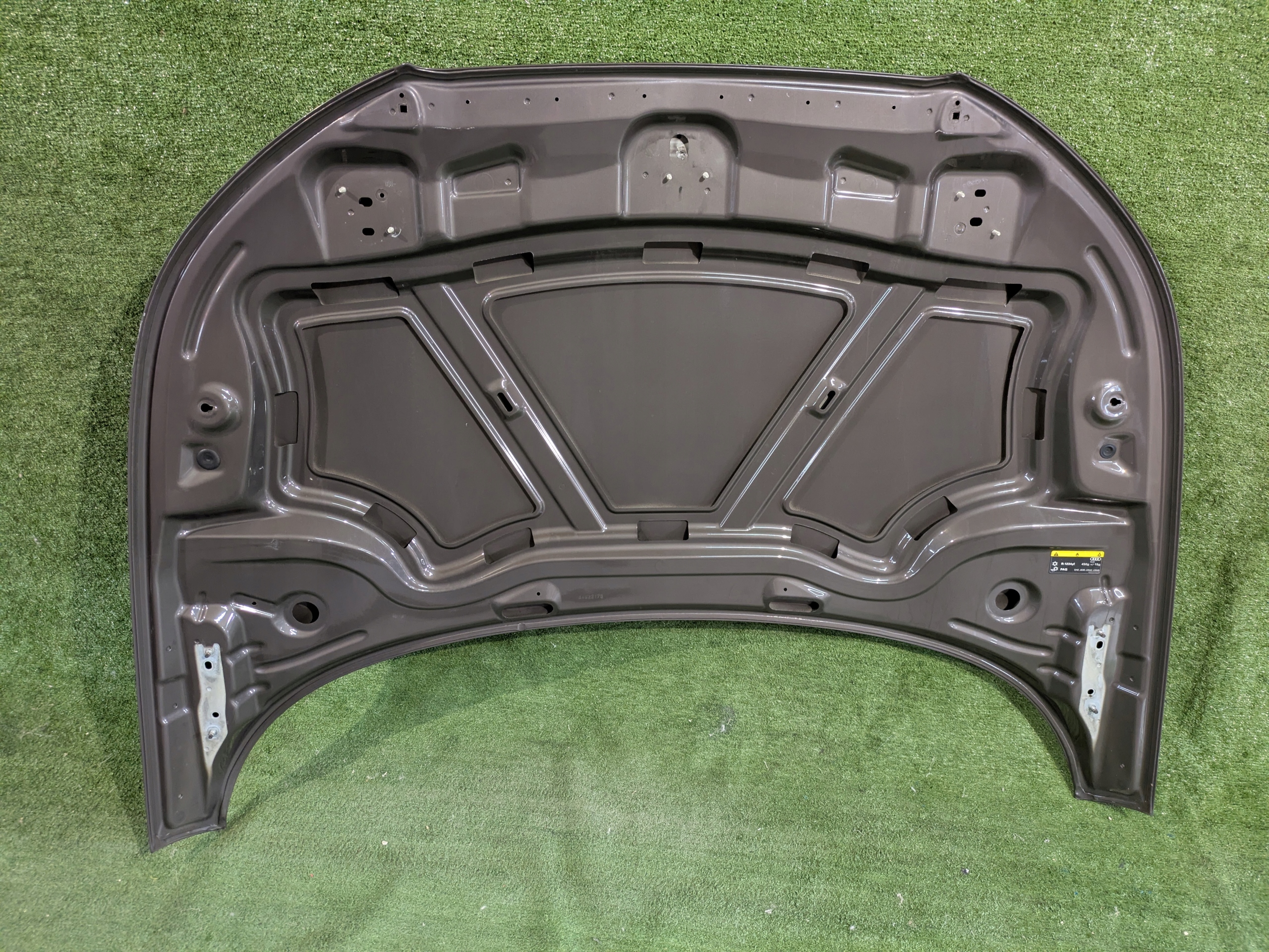 bonnet AUDI A1 8X NR.254