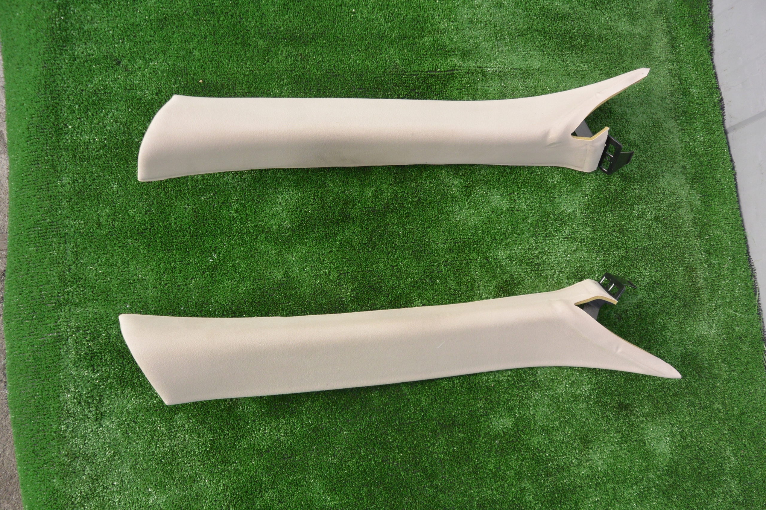 670011406 670011421 - КРИШКА СТІЙКИ ПЕРЕДНЯ KPL MASERATI QUATTROPORTE VI