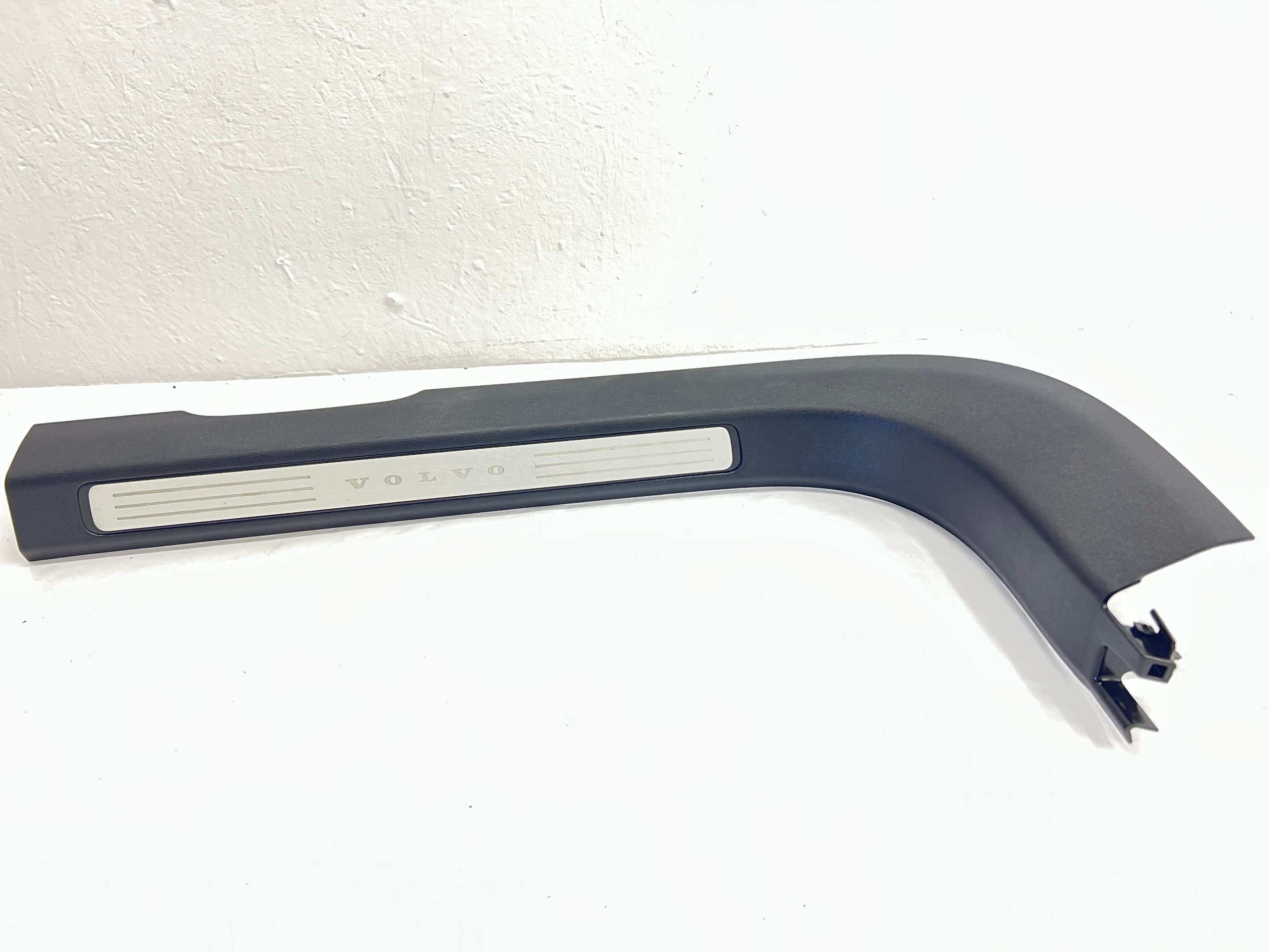 moulding cap of the threshold front front right VOLVO V60 II S60 31468391