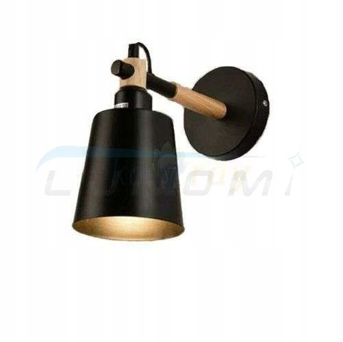 Kinkiet ścienny z elementami drewna