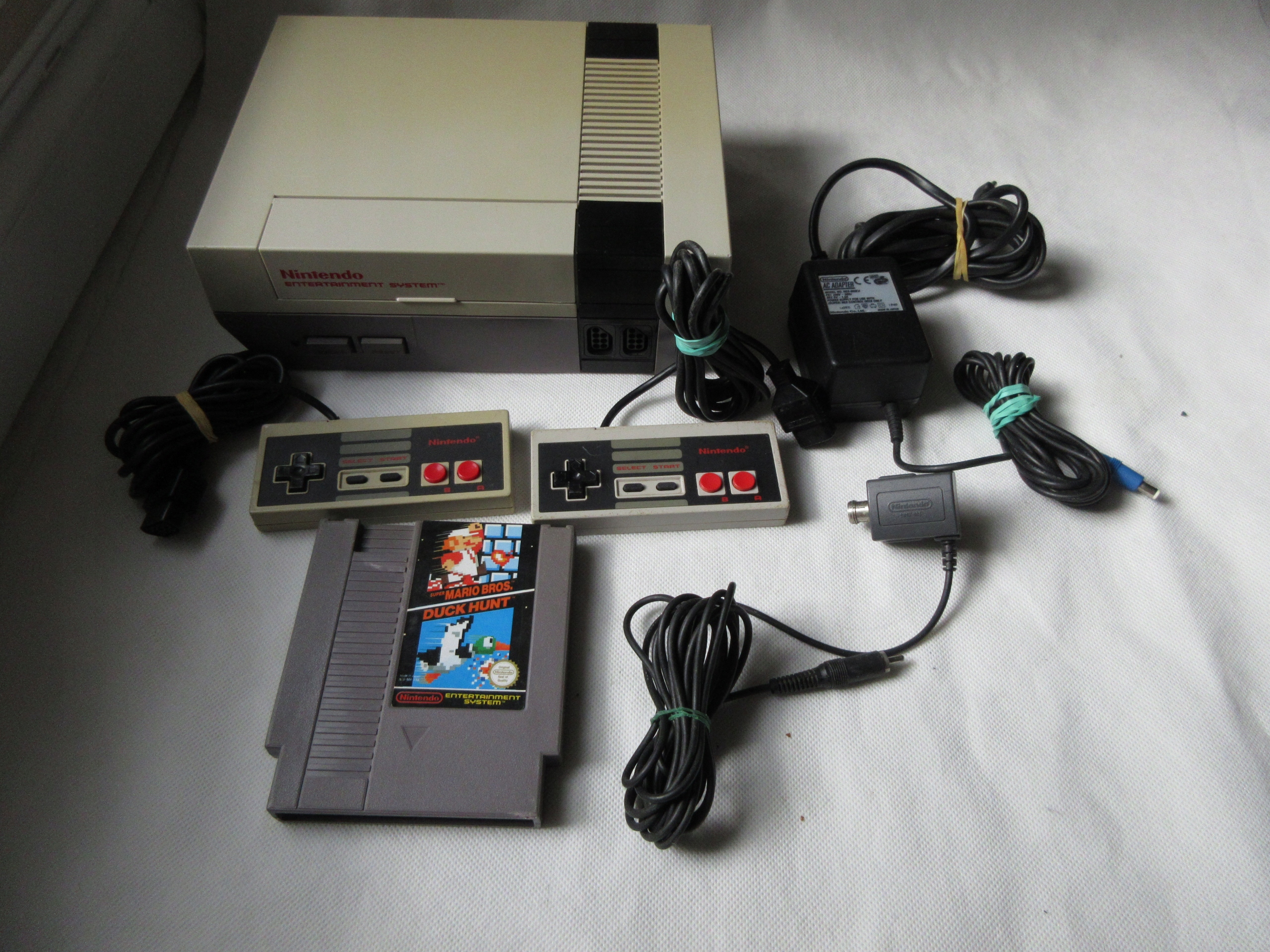 Konsola Nintendo NES NESE-001