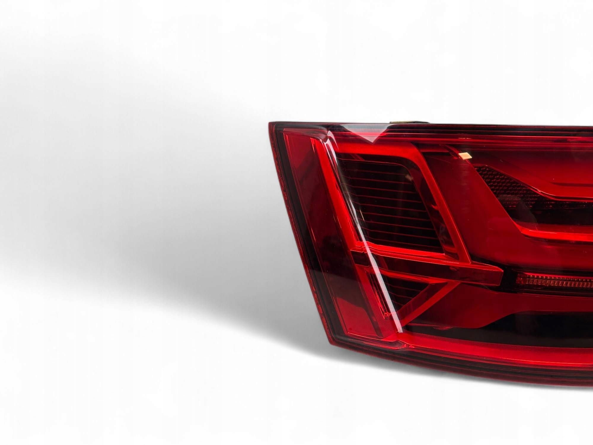 Audi Q7 4M 2017 фонарь