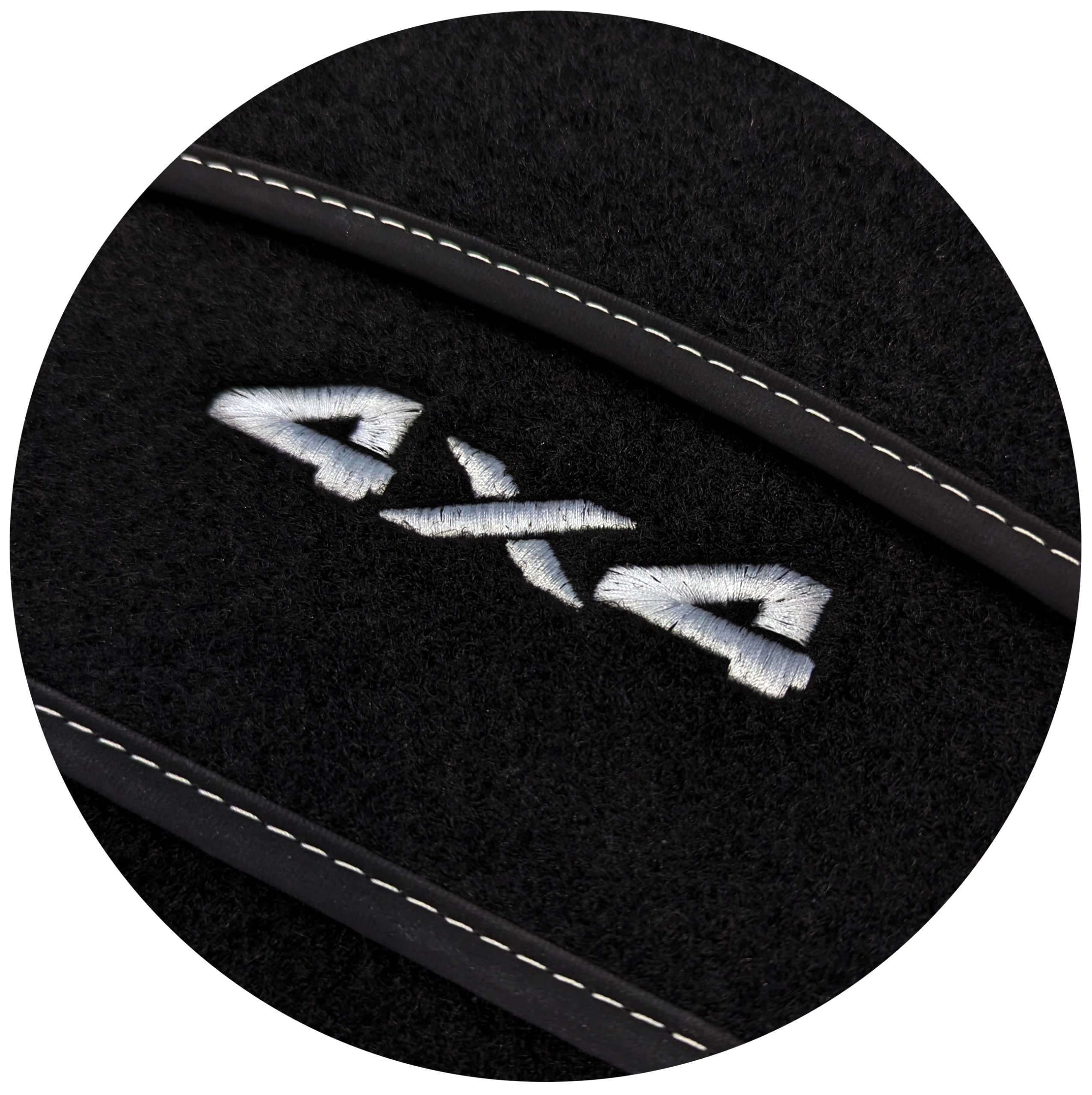 Koberce S Výšivkou 4X4 Pro Mitsubishi Lancer VIII(2003 2008) Lux Komplet