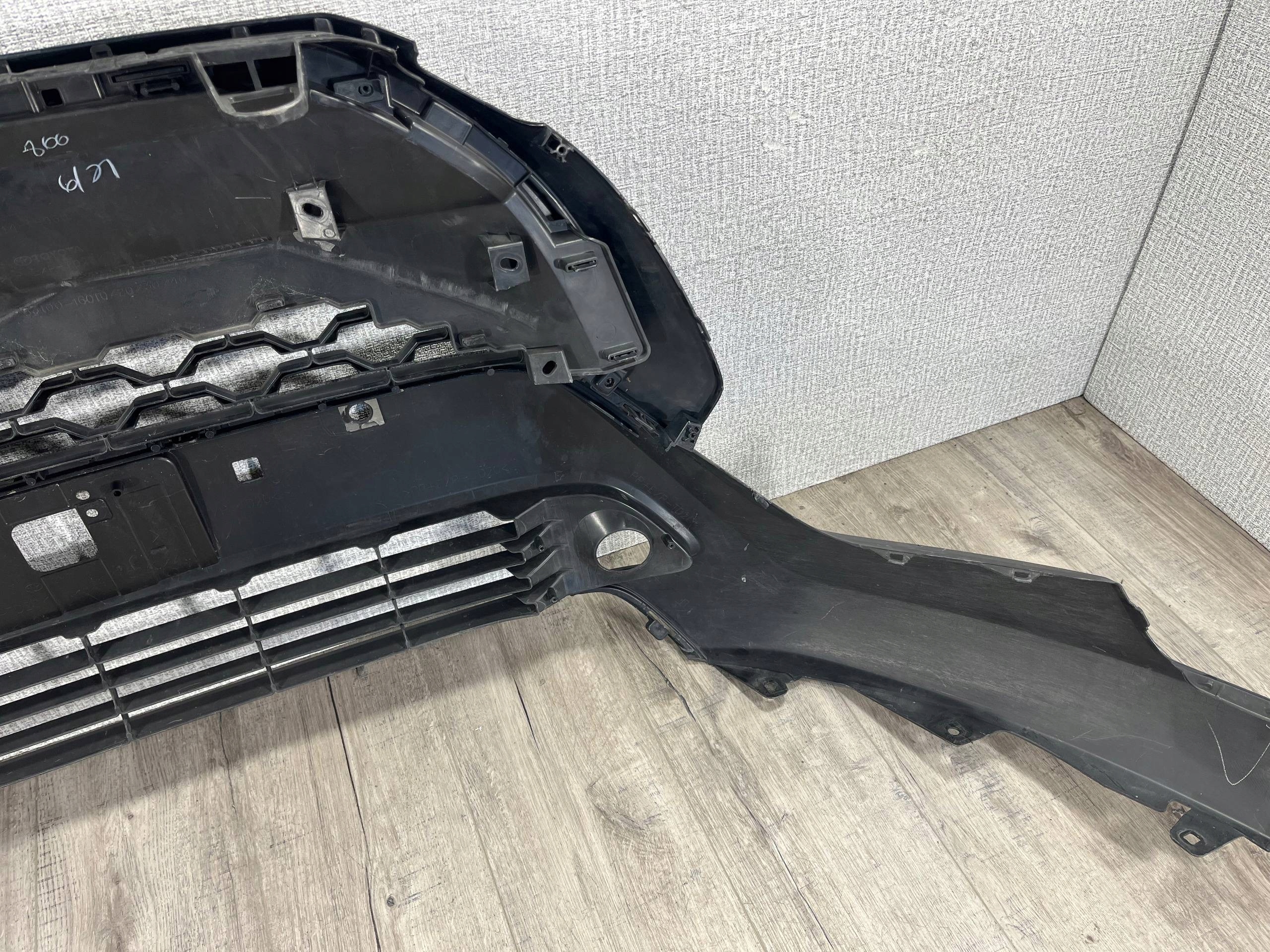 TOYOTA COROLLA CROSS 2022 -> bumper accessories grid front 52129-16030