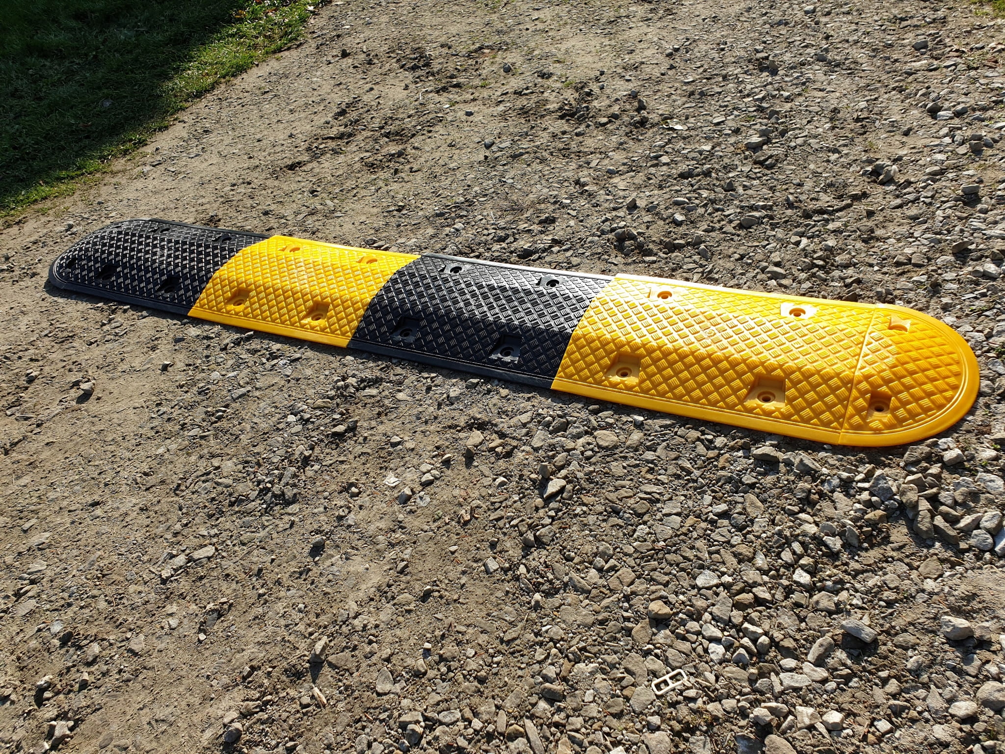 Próg zwalniający - leżący śpiący policjant 2,4 m Kod producenta POL-240-2