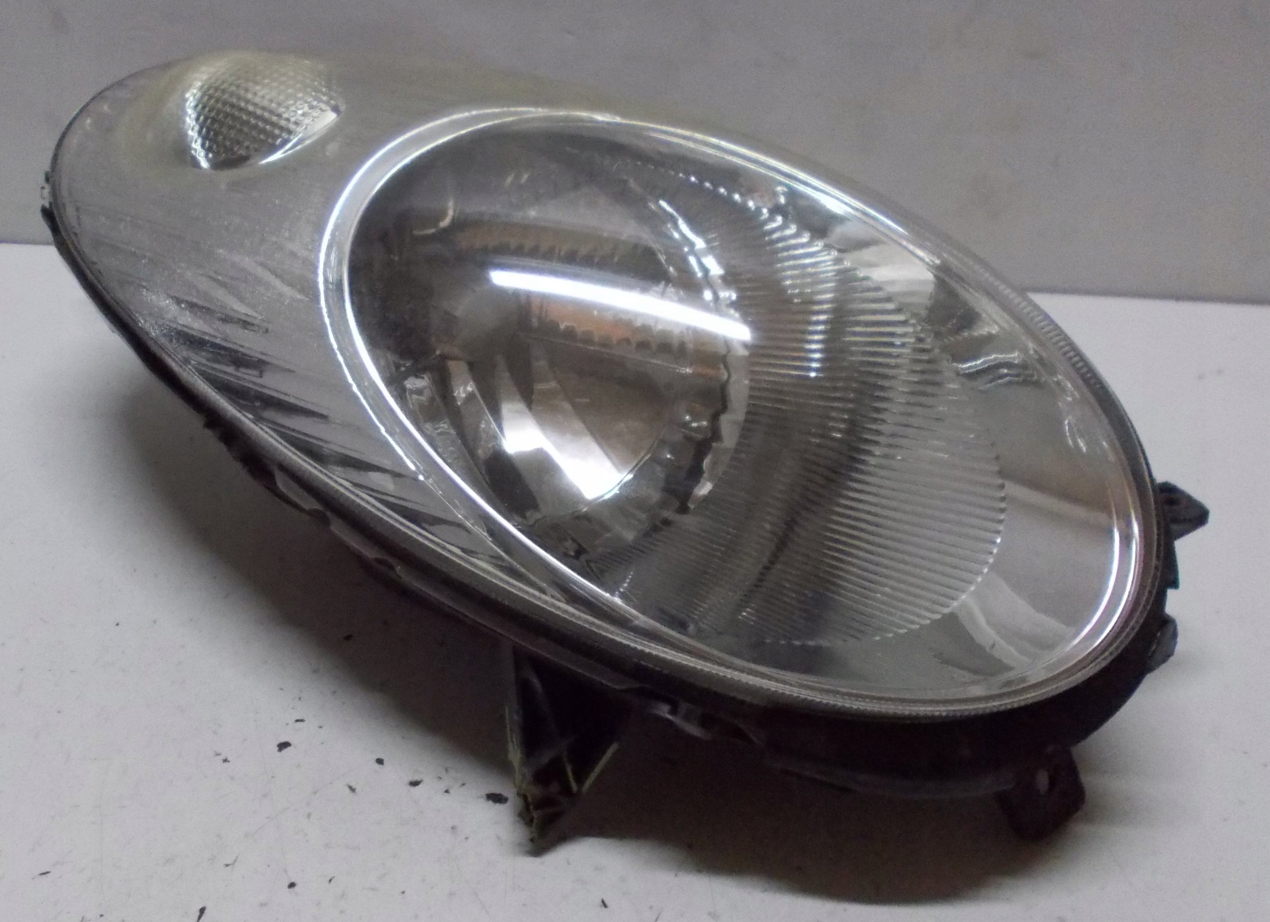 NISSAN MICRA K12 O7R light right front 89900075 EU