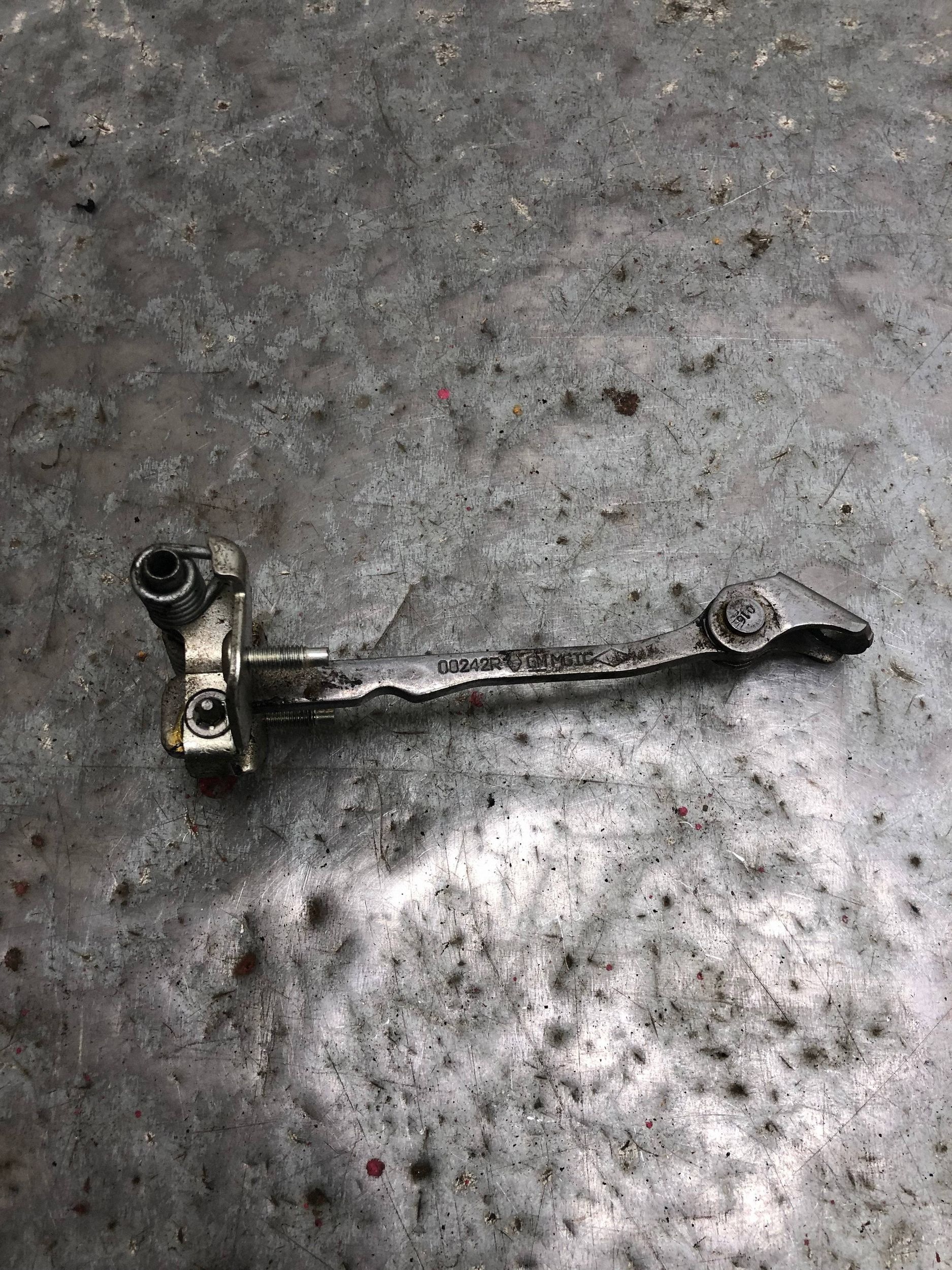 limiter door left front RENAULT TRAFIC III 00242R