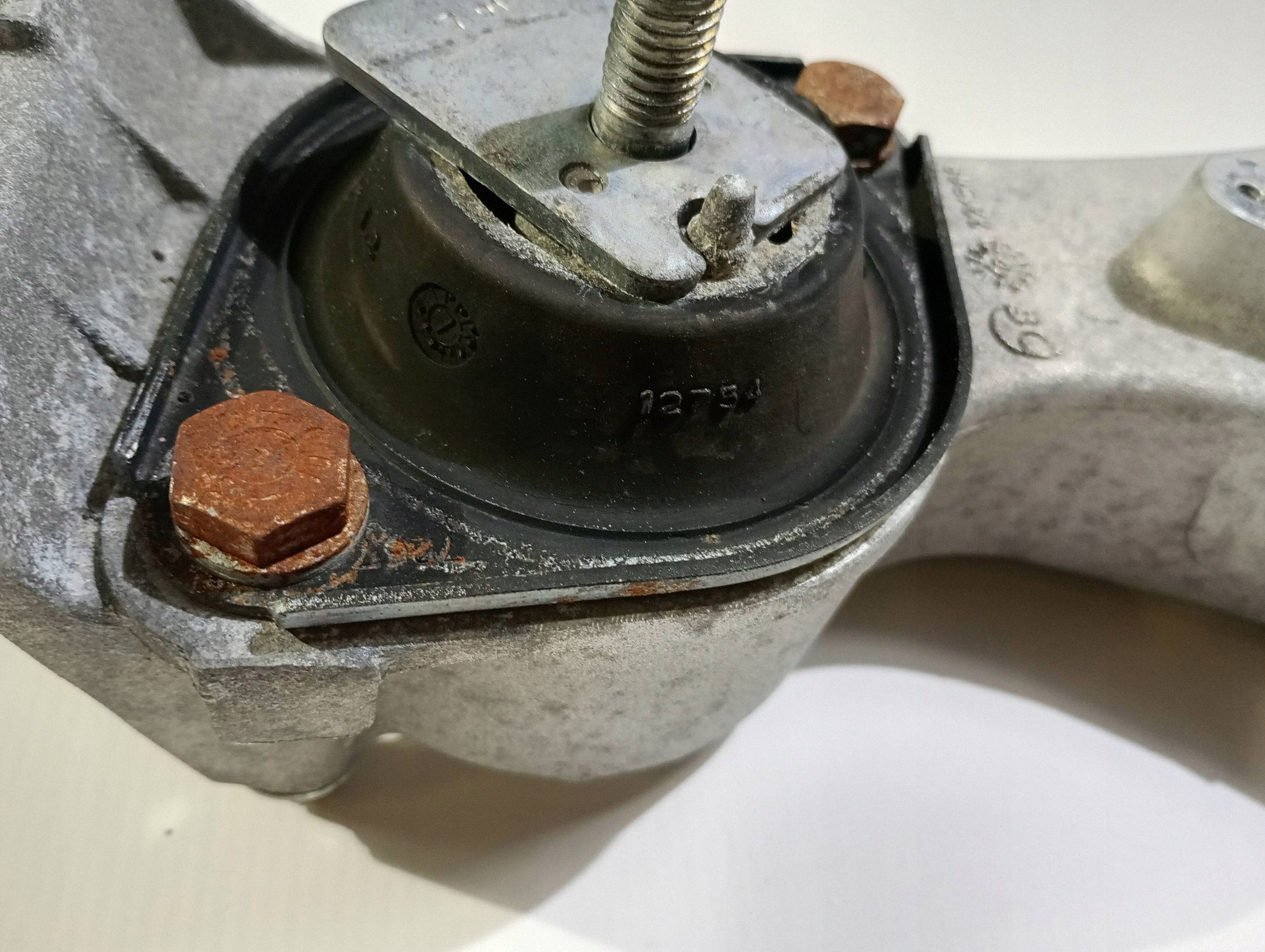 holder holder gearbox mount Maserati GranTurismo 2008
