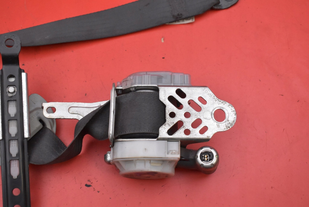 Gurten Sicherheits rechts vorne Spanner 7Q8970P MITSUBISHI LANCER 8 VIII