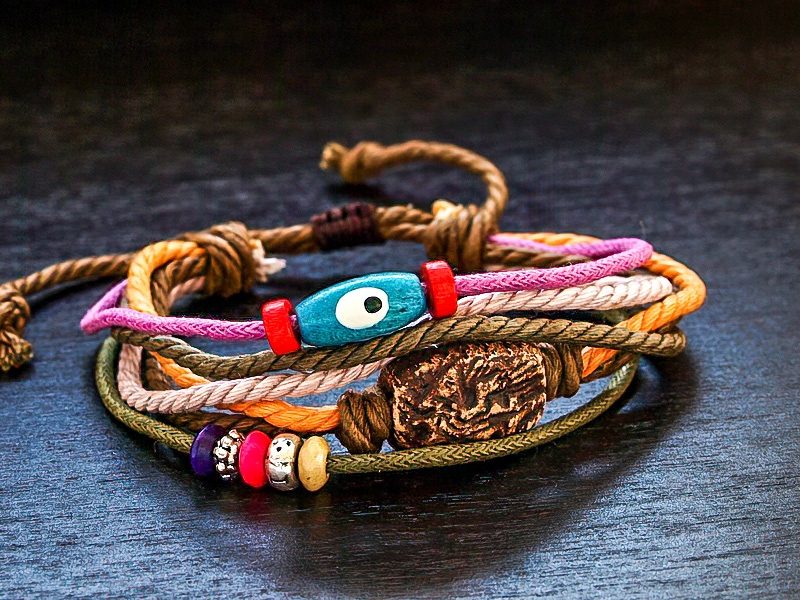 

Modna Bransoletka , sznurek len , wstawki