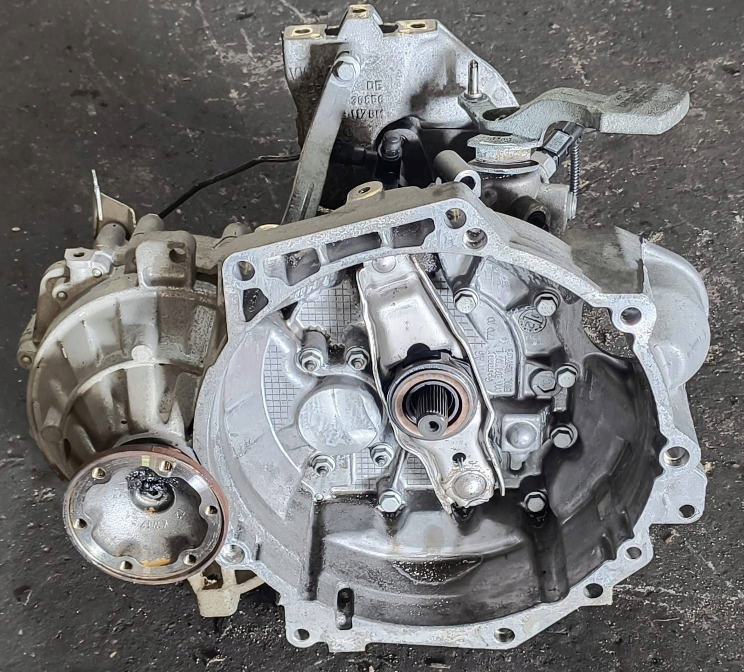 Getriebe 5 getriebe VOLKSWAGEN AUDI SEAT SKODA 1.6 TDI oder SPRAWDZANA @