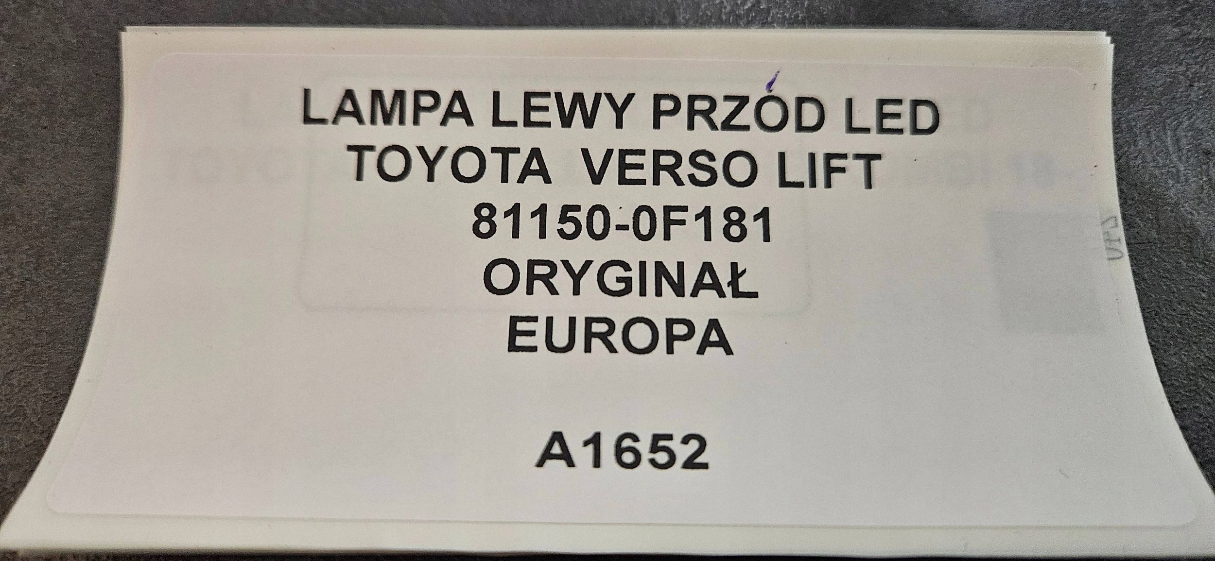 Reflektor left side Toyota Verso 811500F181
