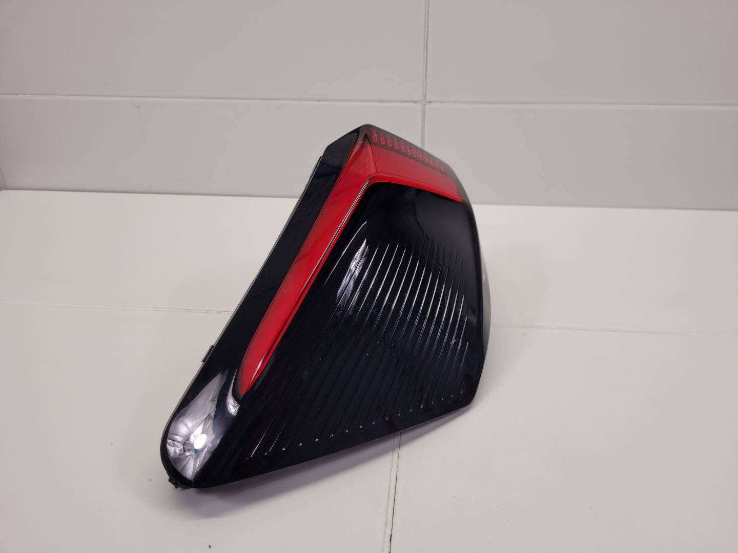 light rear left side Peugeot 3008 2 2019 9810477180