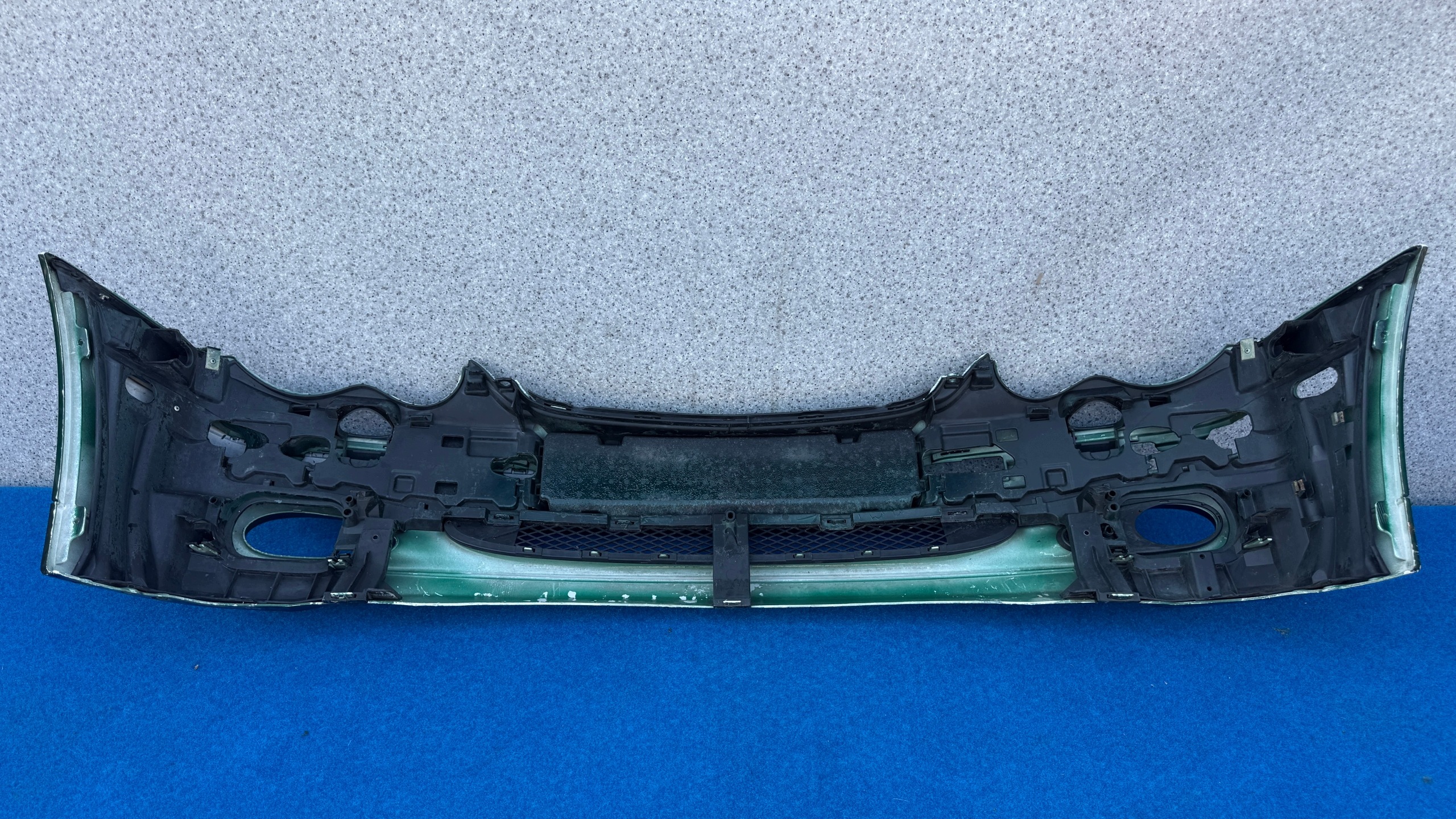 MERCEDES C-KLASA W203 00-03 ROK bumper front + support grid CB106A