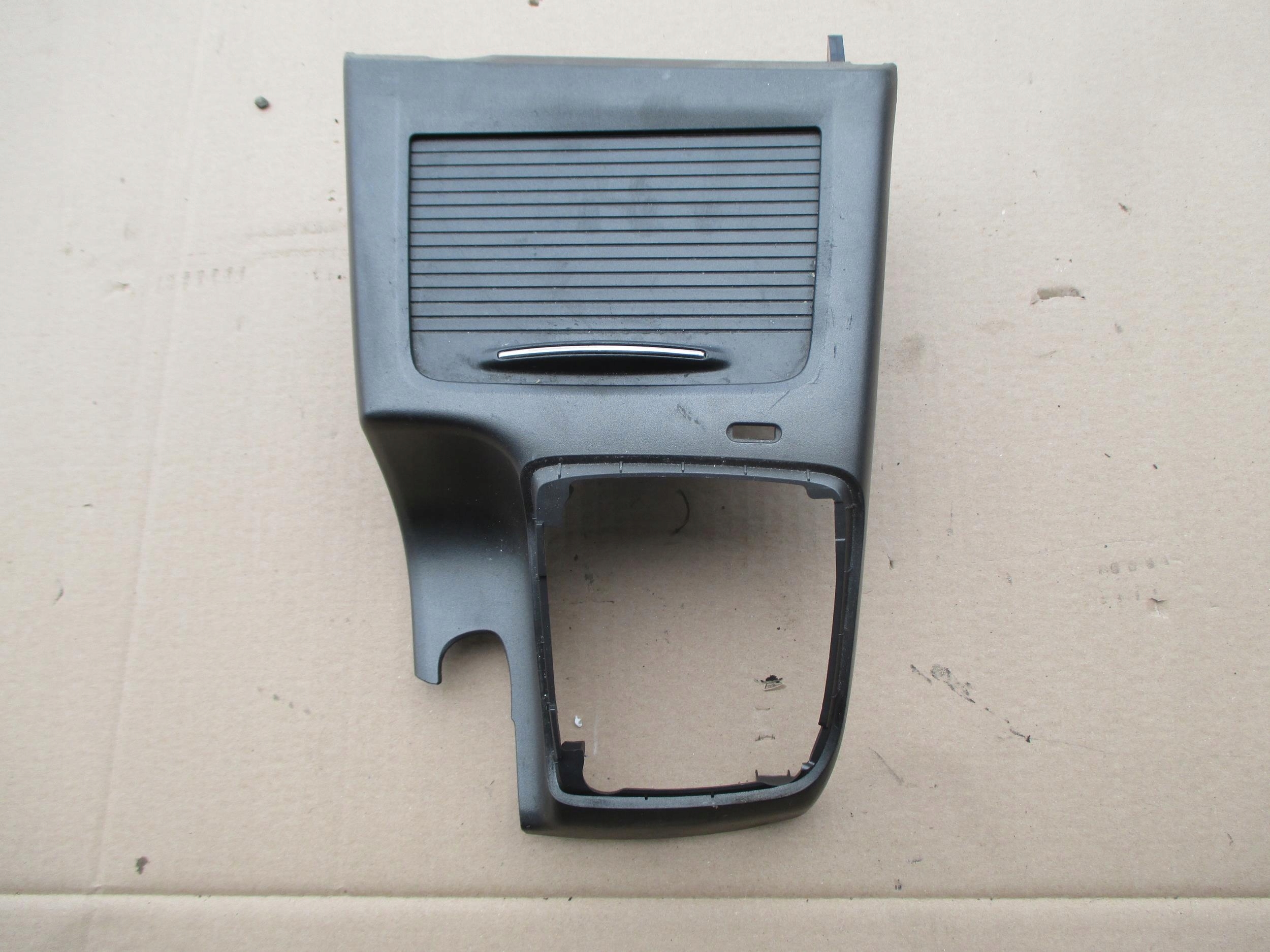 CIVIC VIII SEDAN 06-11 SCHOWEK KONSOLA TUNEL