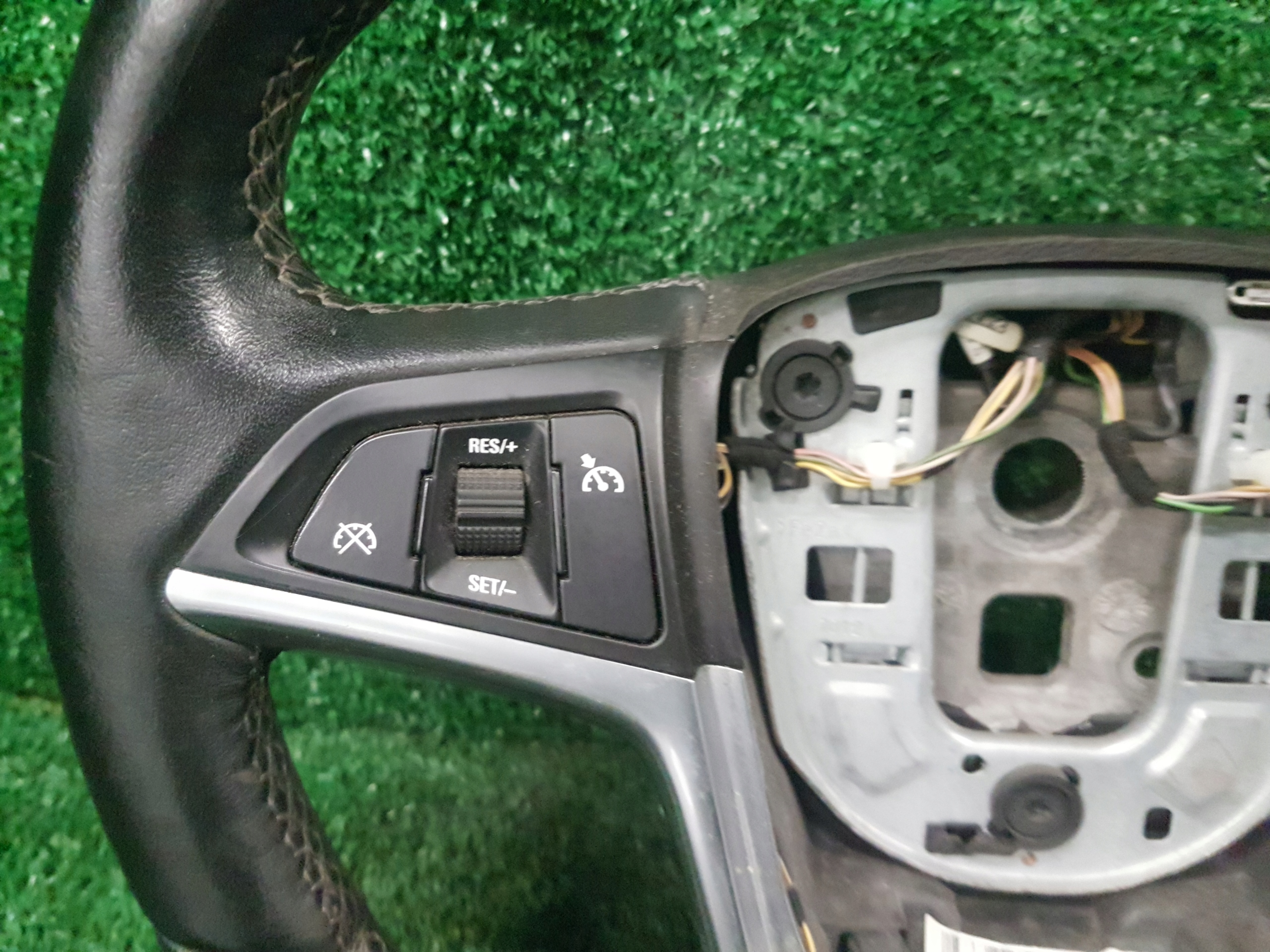 lenkrad OPEL ASTRA J 13351025