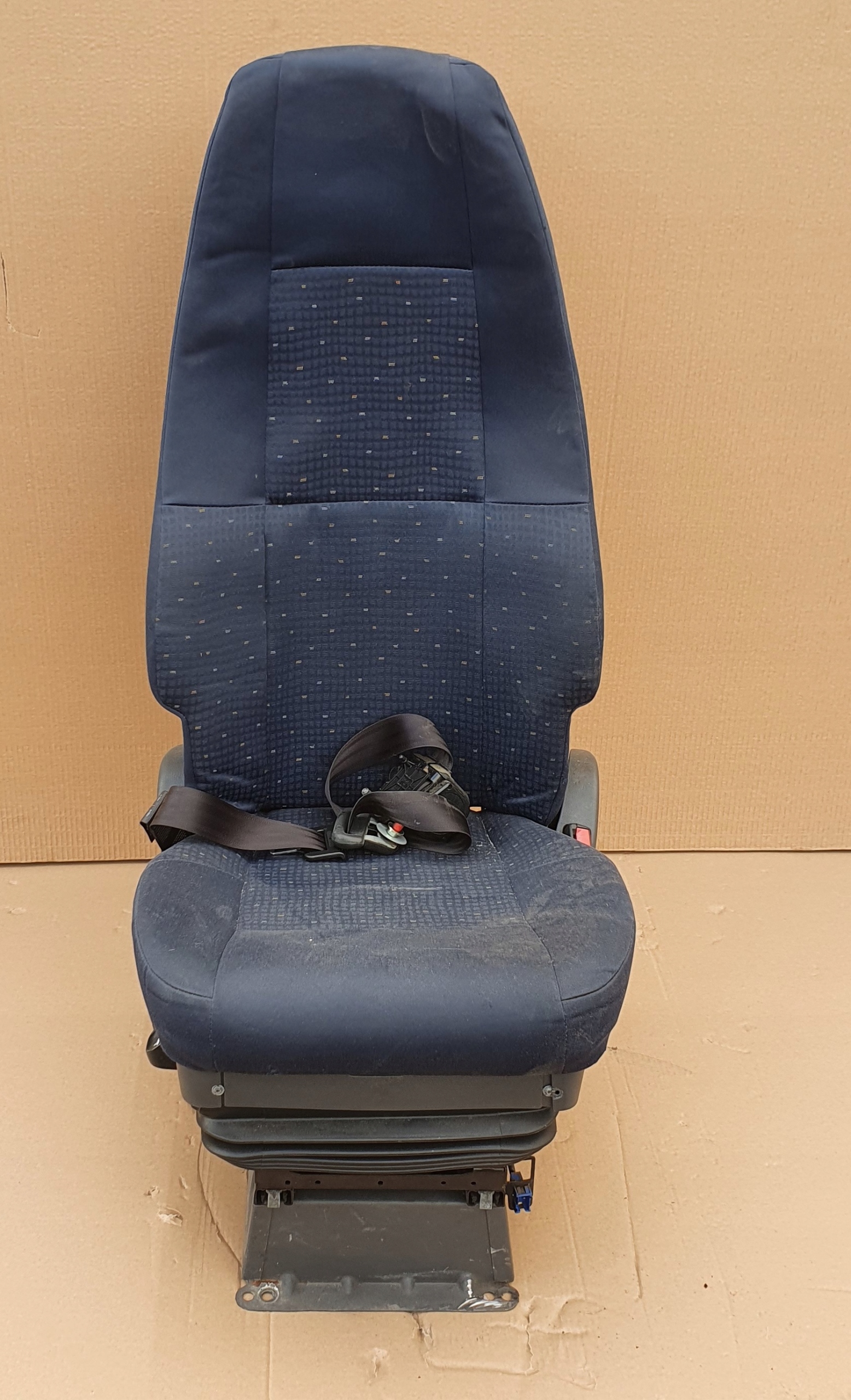 VOLVO FH12 FH13 FOTEL PASAŻERA SIEDZENIE