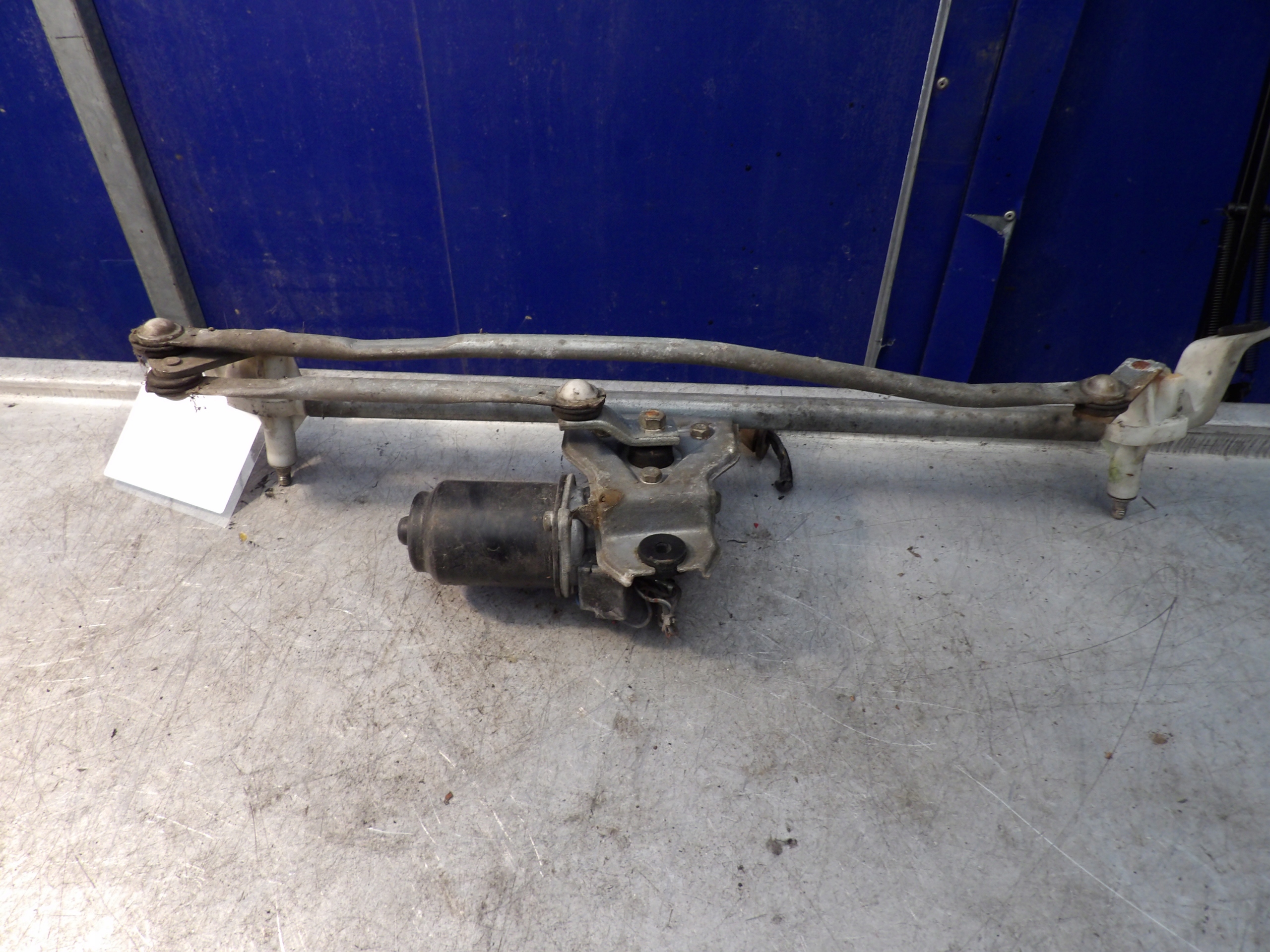 Suzuki Swift IV wiper mechanism front